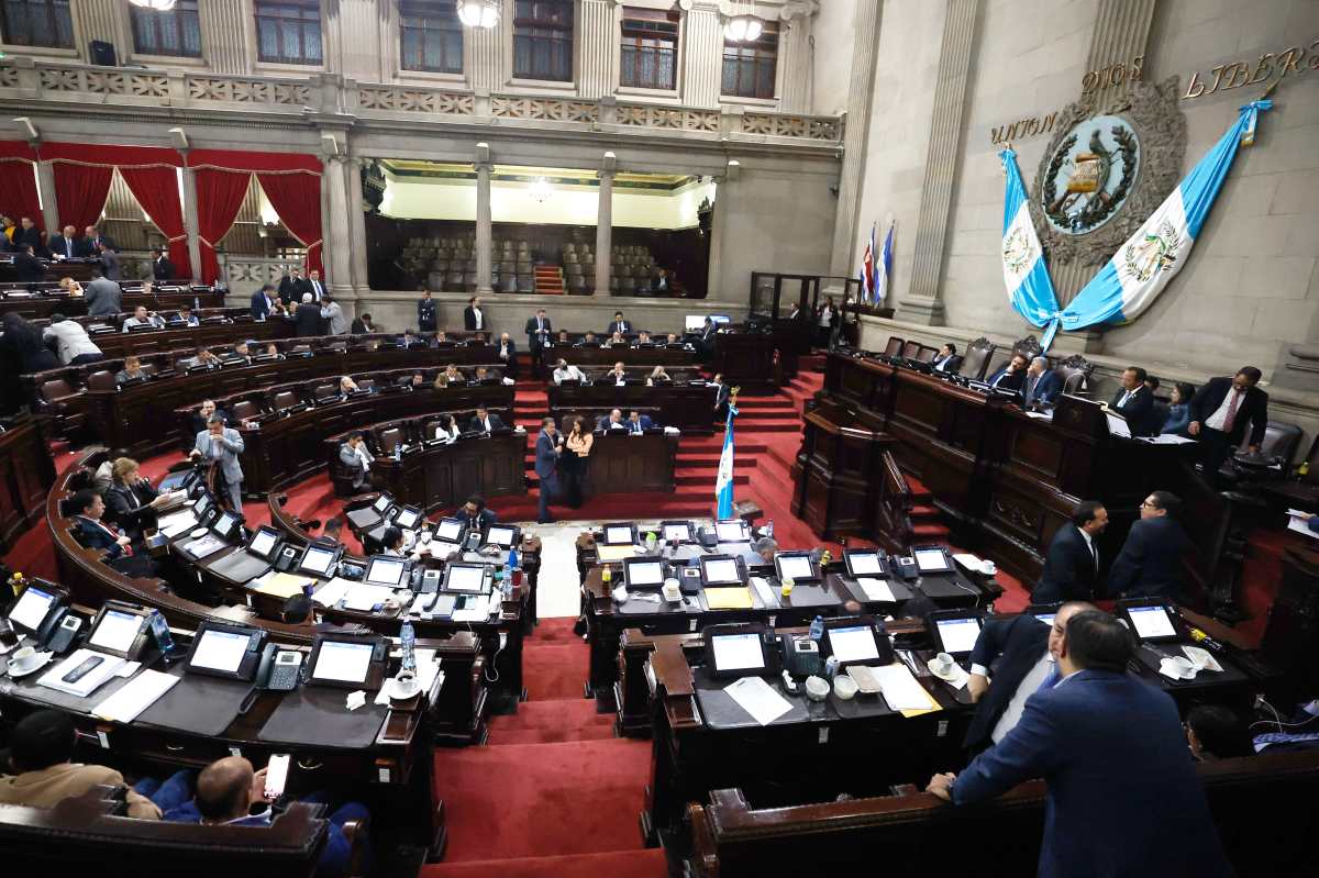 Partidos políticos se fragmentan en año preelectoral y diputados buscan refugio en otras organizaciones
