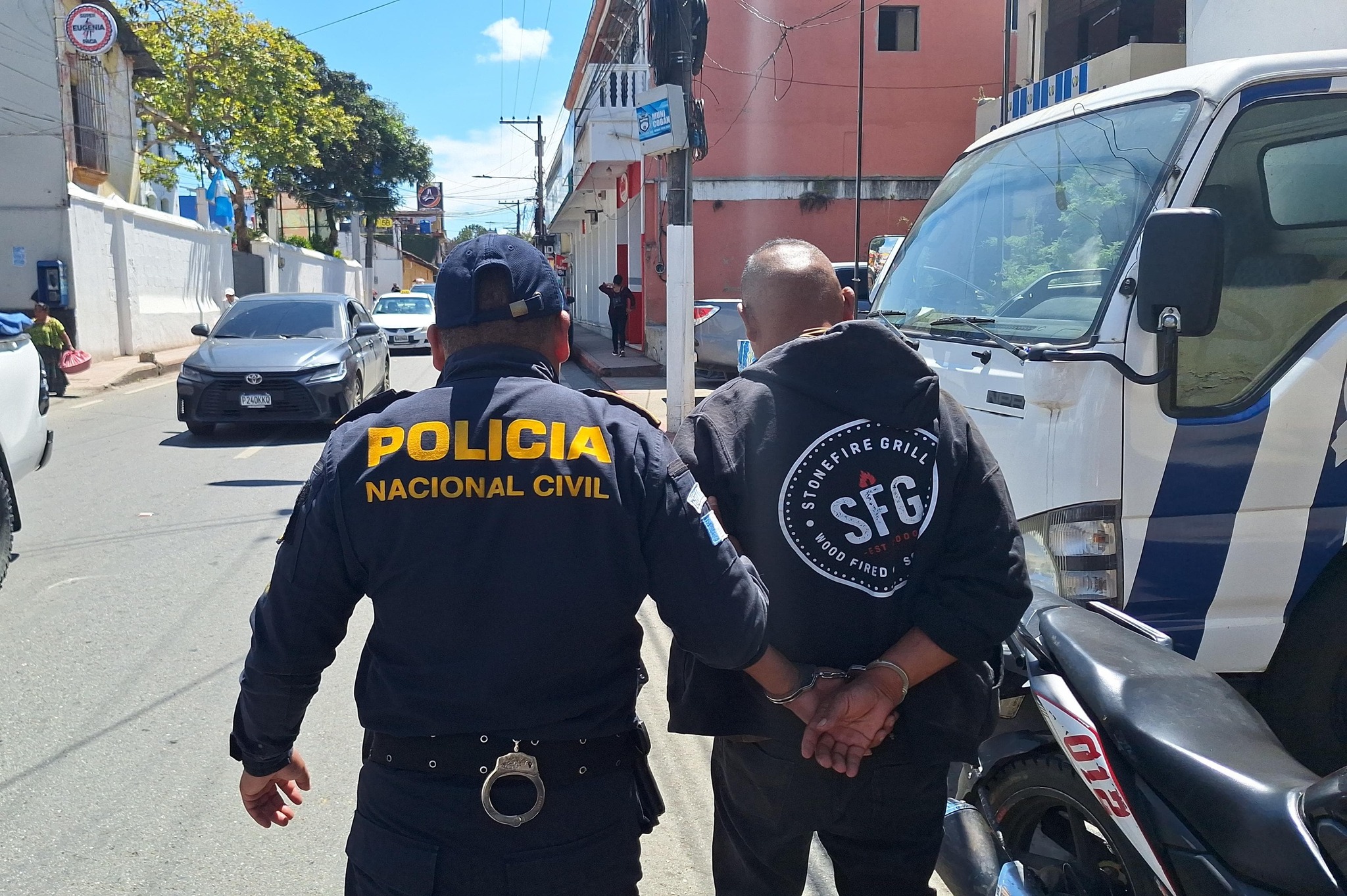 Capturan a hombre por lanzar sustancia química a su conviviente tras una discusión