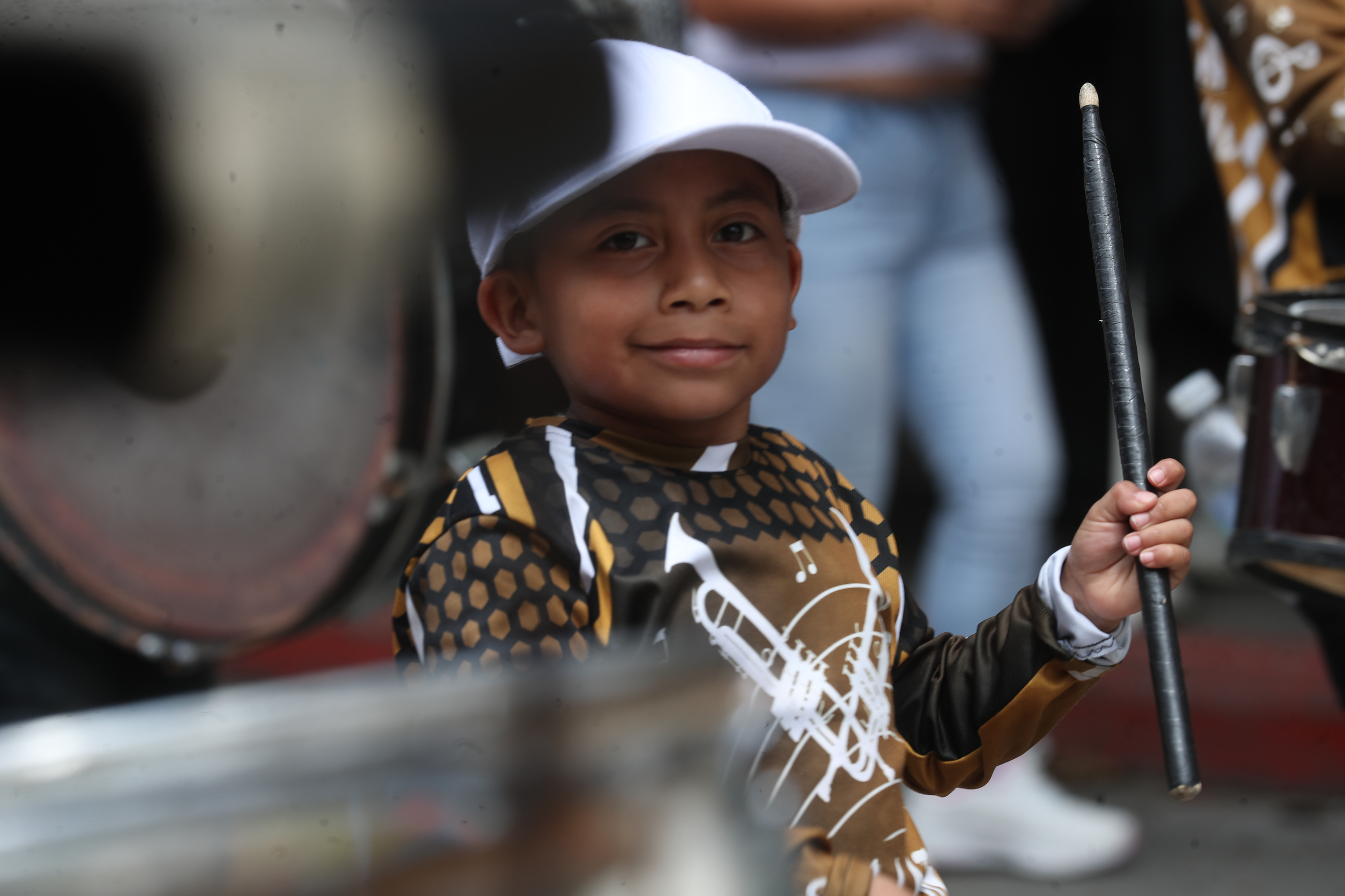 Niño participa con la banda de su establecimiento ejecutando con alegría su instrumento musical. 

Fotografía Prensa Libre: Carmina Montúfar