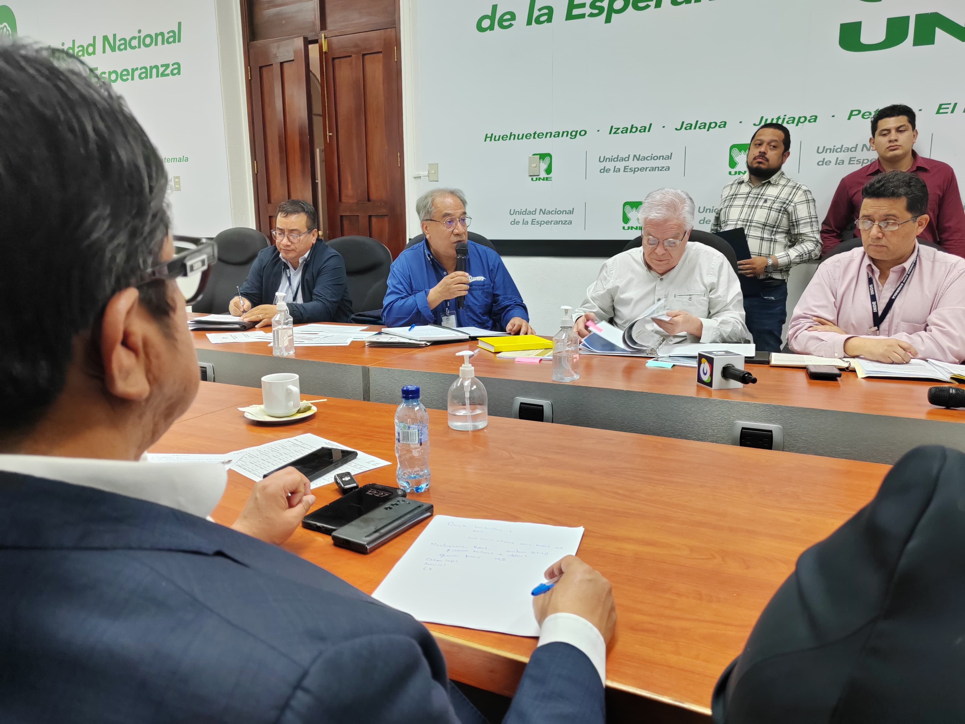 Inde reporta solo 13% de ejecución para proyectos de electrificación rural e investiga contrataciones anteriores