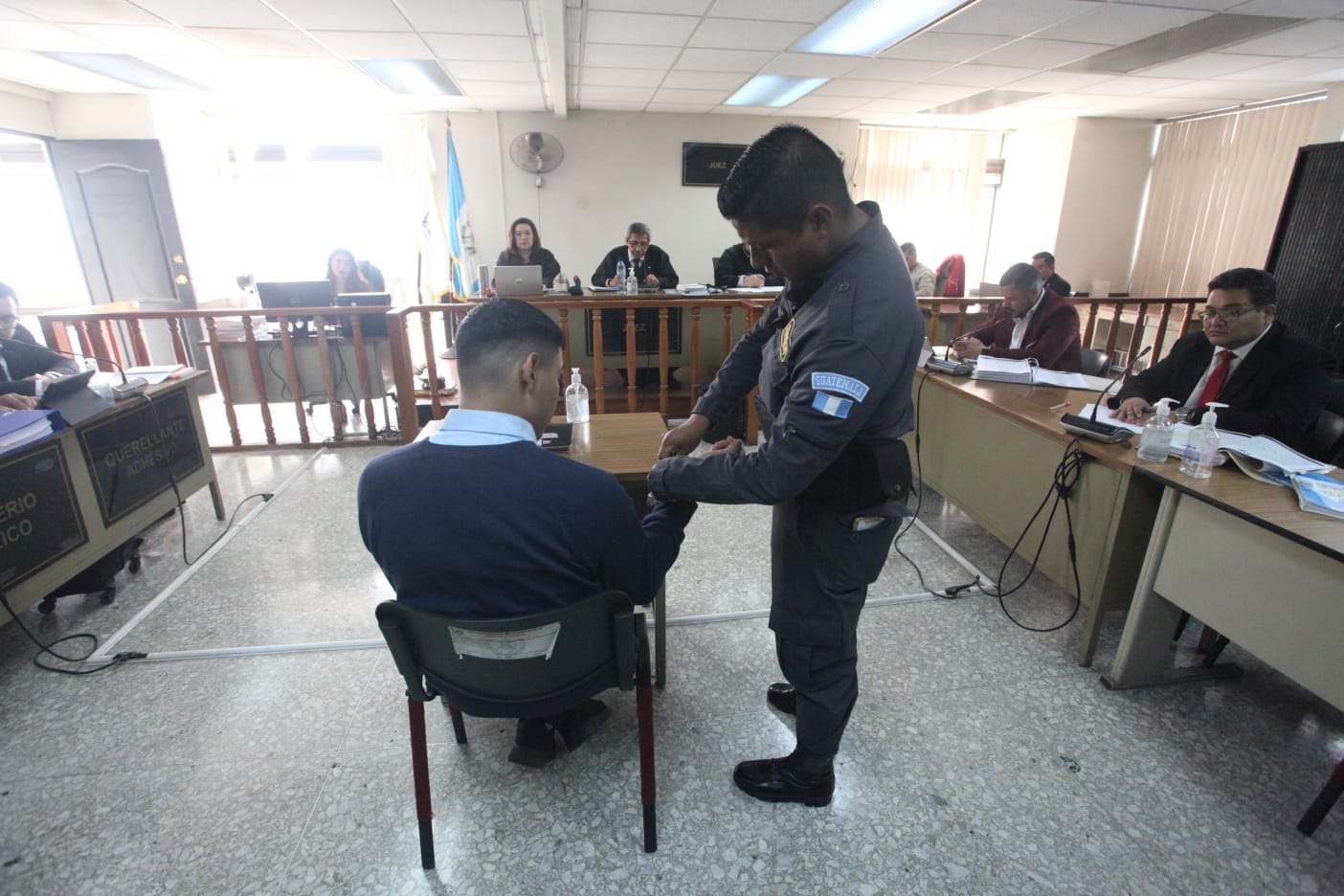 Dos personas enfrentan juicio por plagio de bebé, una narra cómo habría ocurrido el ilícito