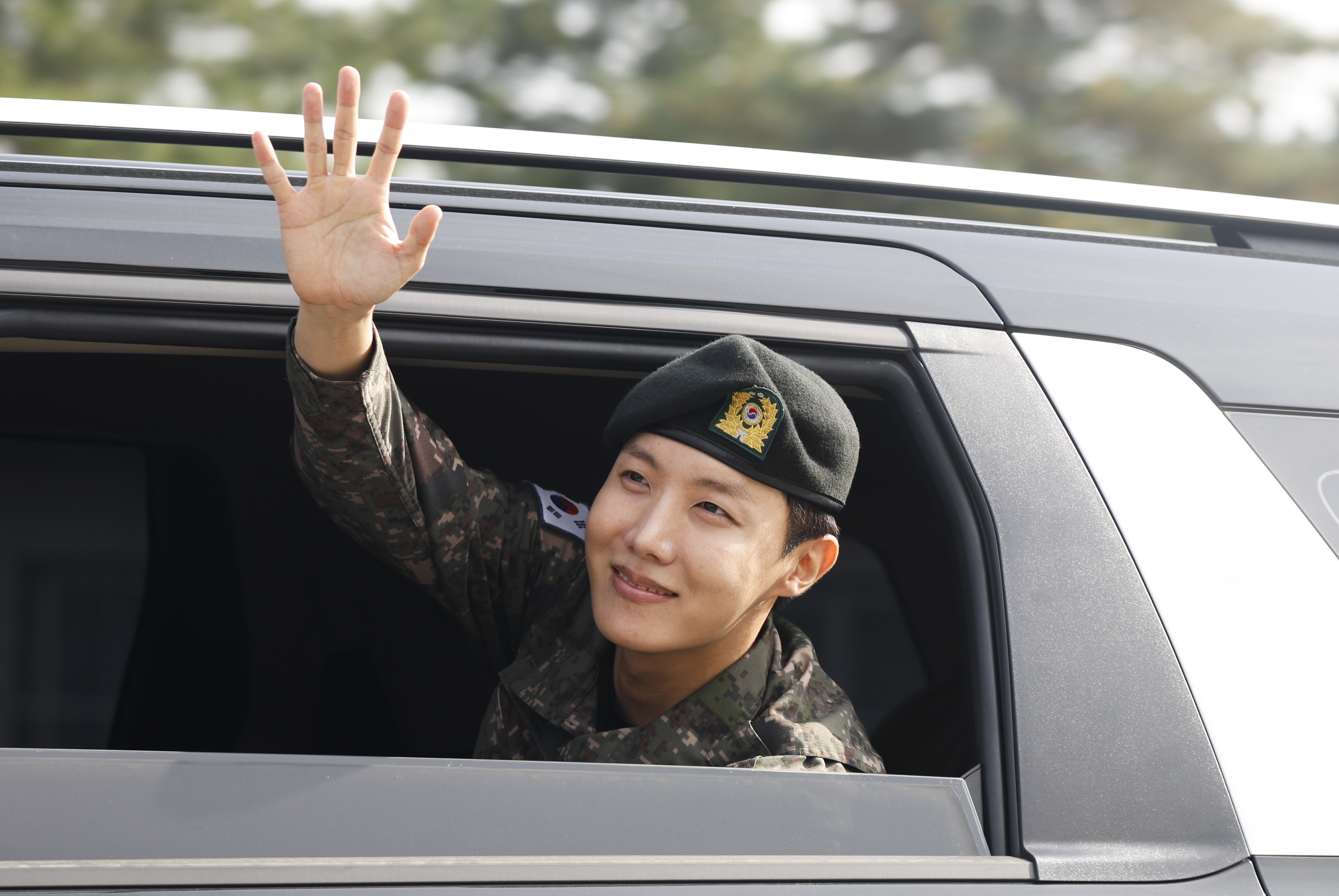J-Hope termina su servicio militar en Corea del Sur y BTS está cerca de regresar