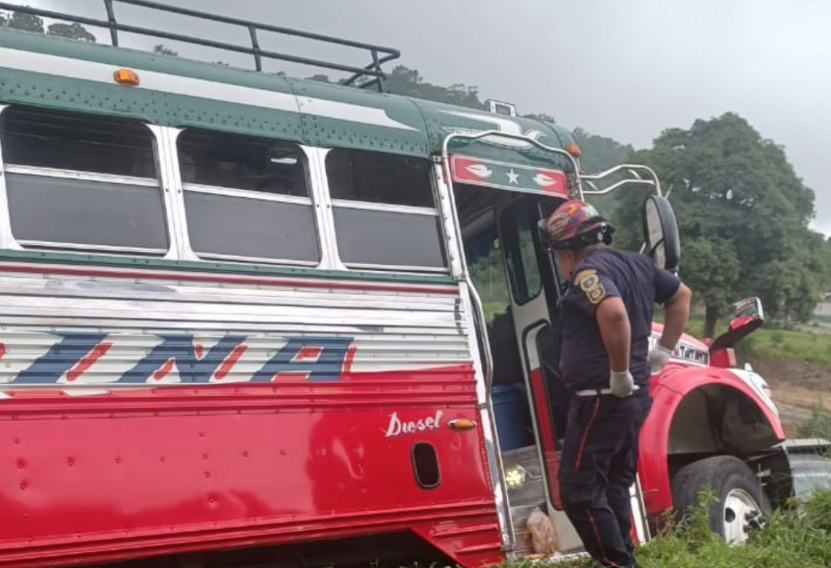 Piloto y ayudante de bus mueren en ataque armado en Colomba