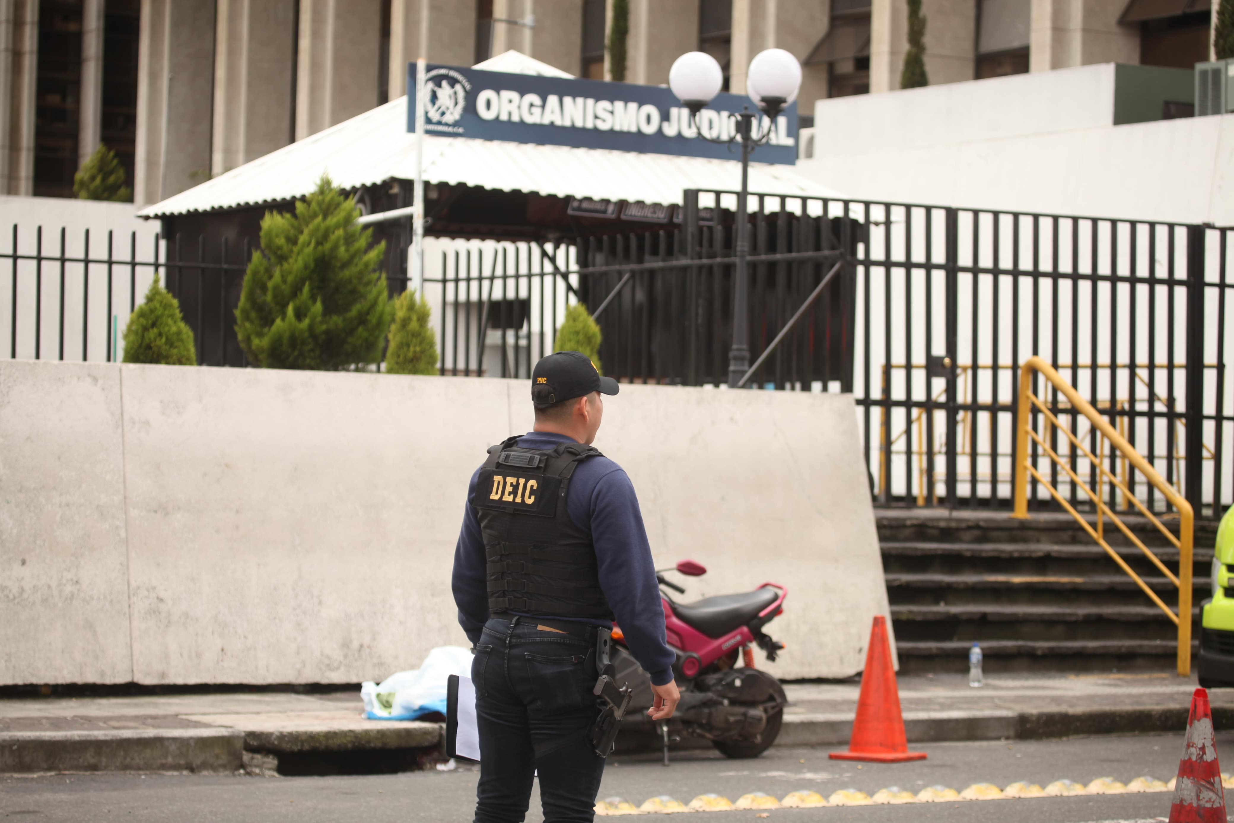 Ataque armado frente a Torre de Tribunales: el recuento de incidentes similares