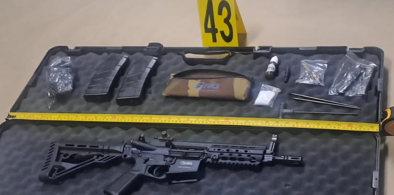 Armas y municiones: imágenes del arsenal decomisado cerca de la frontera con México