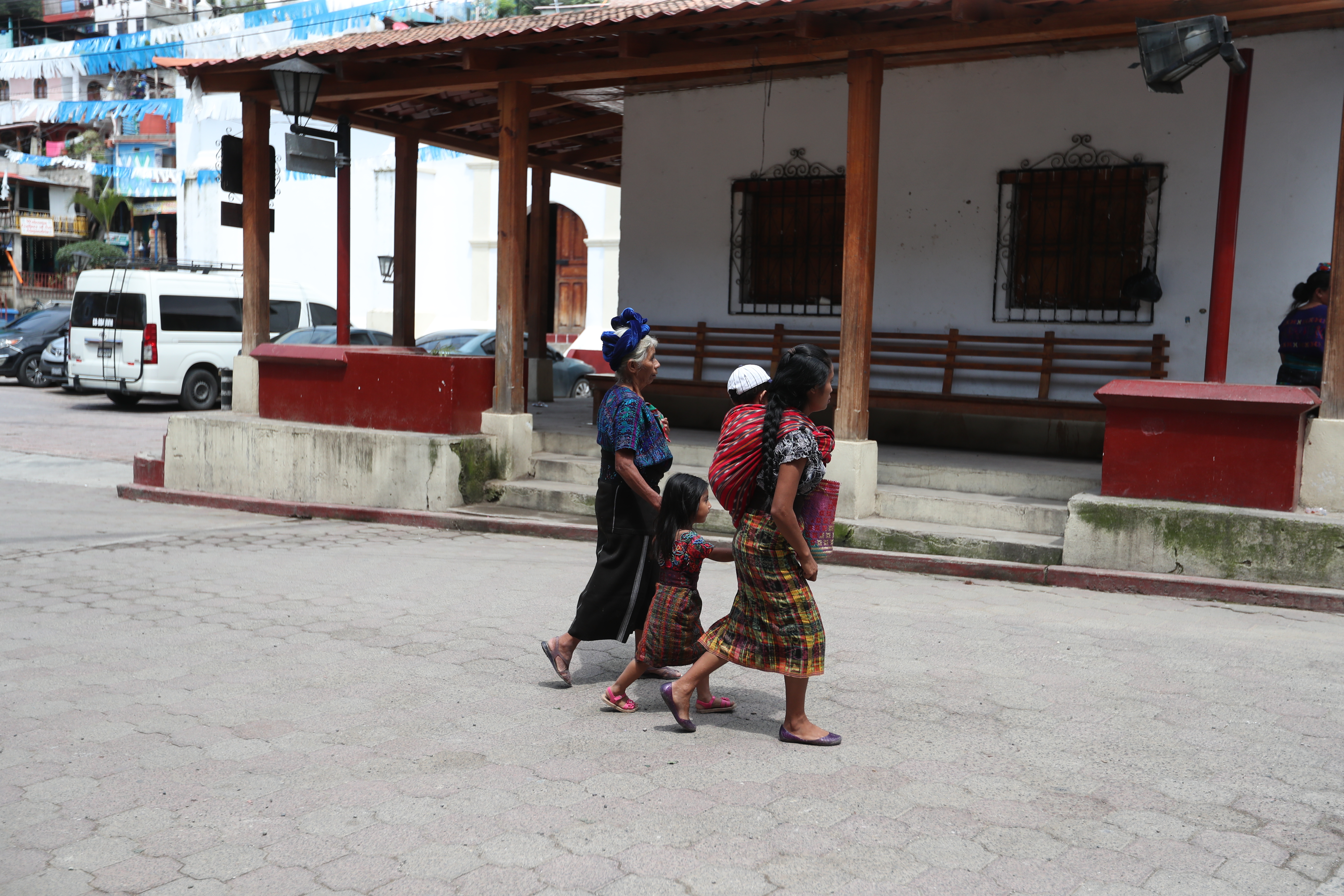 Residentes de Santa Catarina Palopó mencionan que desde pequeños les inculcaron el respeto a no robar. (Foto Prensa Libre: Érick Ávila)