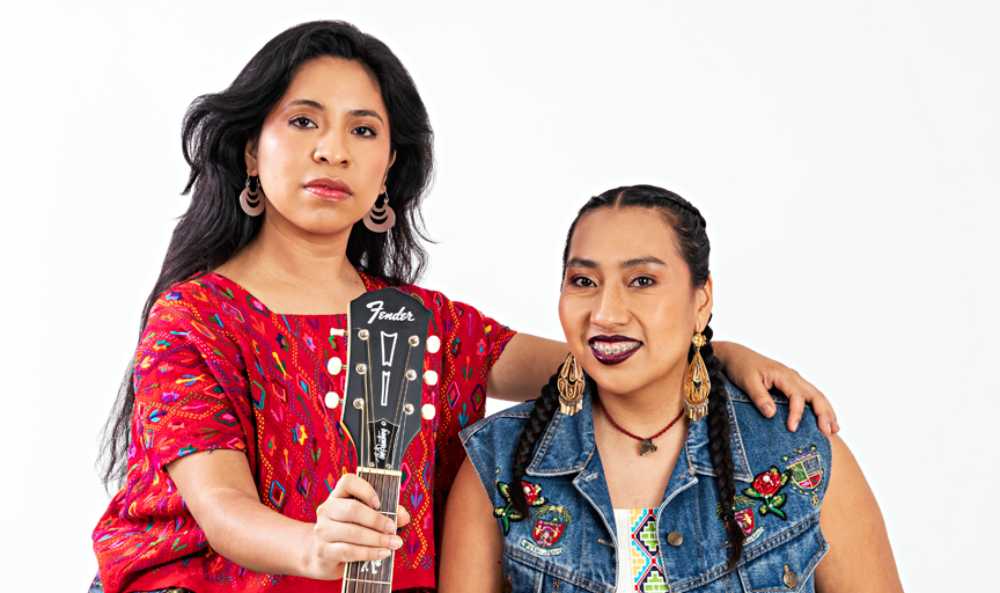 Sara Curruchich y Mare Advertencia le cantan a la sabiduría ancestral de dos pueblos indígenas en “Junam Remix”
