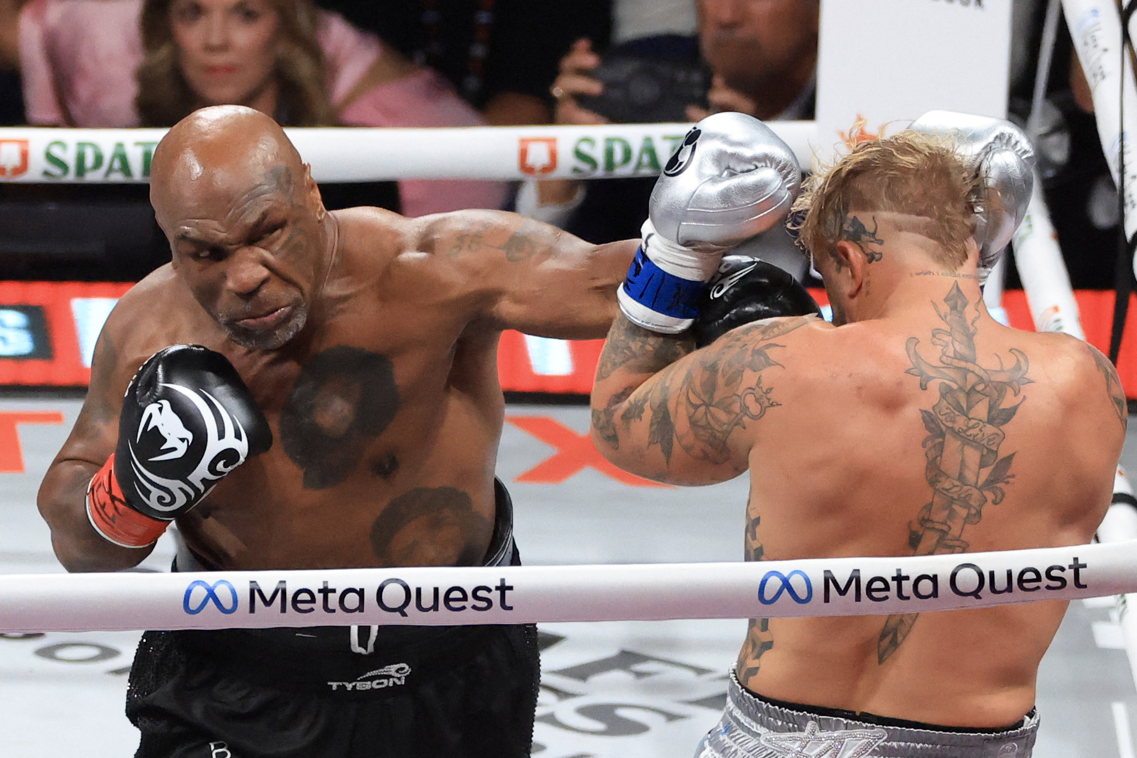 mike-tyson-pierde-en-su-regreso-al-boxeo-contra-jake-paul-que-se-lleva