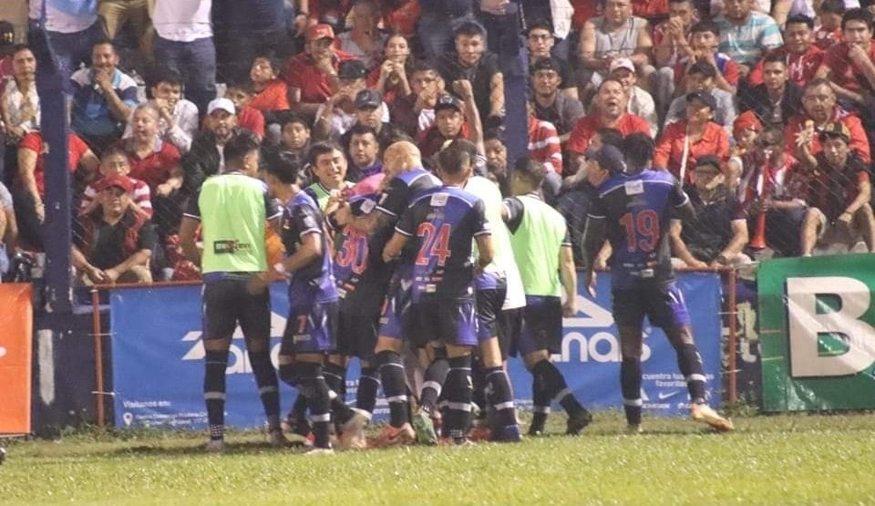 Suchitepéquez toman ventaja en la serie semifinal de ida ante Sacachispas
