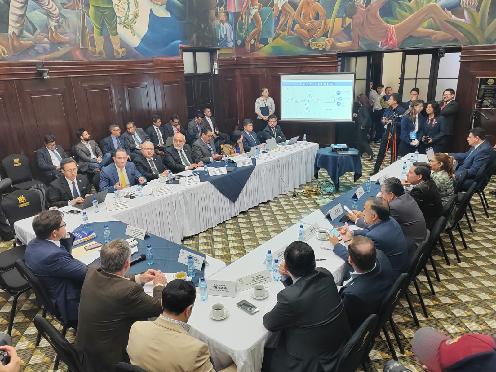 Comisión de Finanzas se apresura a reducir deuda previo a dar dictamen sobre el presupuesto 2025