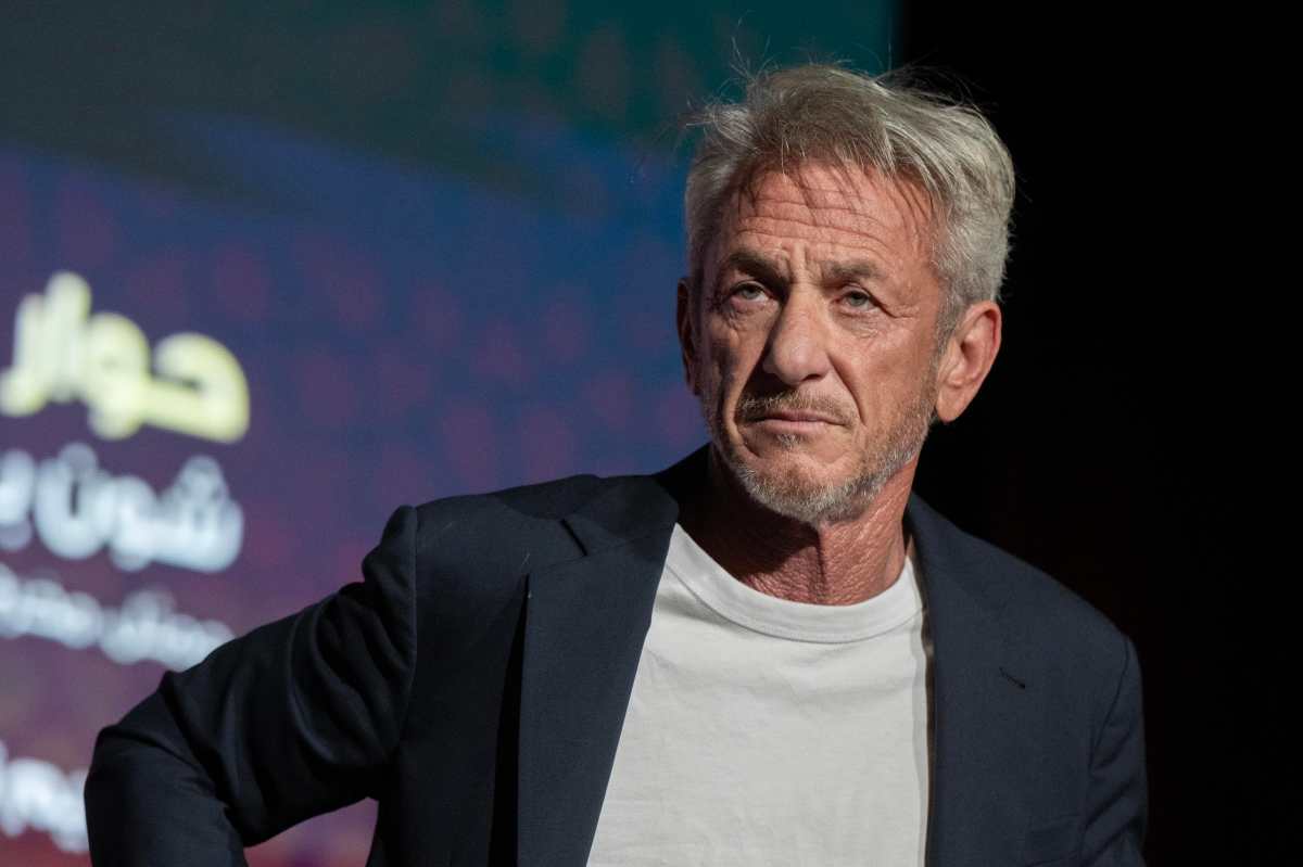 Marrakesh (Morocco), 04/12/2024.- US actor Sean Penn attends a panel discussion with former Sydney film festival director Nashen Moodley (not pictured) during the 21st Marrakech International Film Festival (FIFM) in Marrakesh, Morocco, 04 December 2024. The film festival takes place from 29 November to 07 December 2024. (Cine, Cine, Marruecos) EFE/EPA/JALAL MORCHIDI