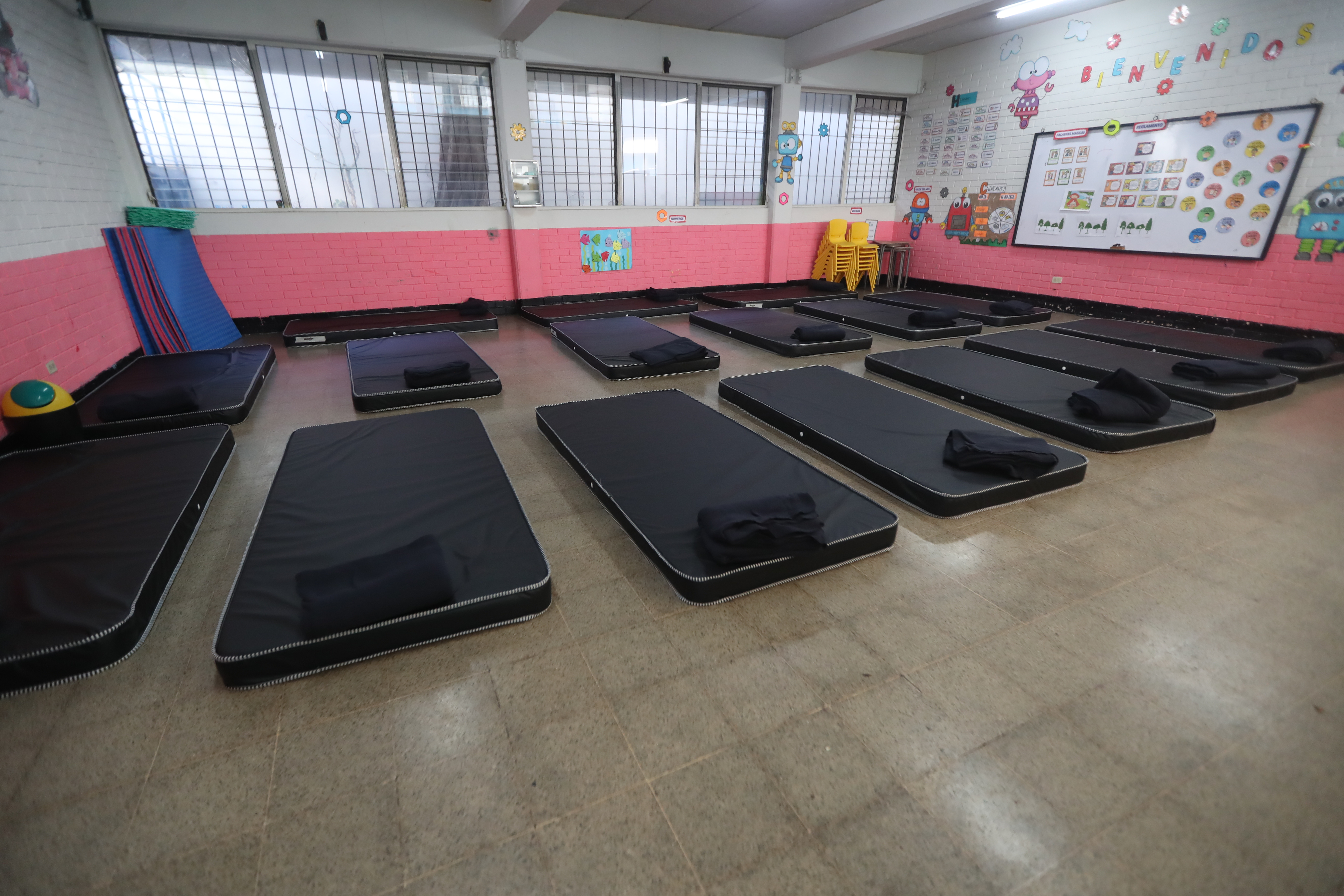 Una de las habitaciones utilizadas por los miembros de la comunidad Lev Tahor en la finca ubicada en Oratorio, Santa Rosa. (Foto Prensa Libre: Oscar Vásquez)