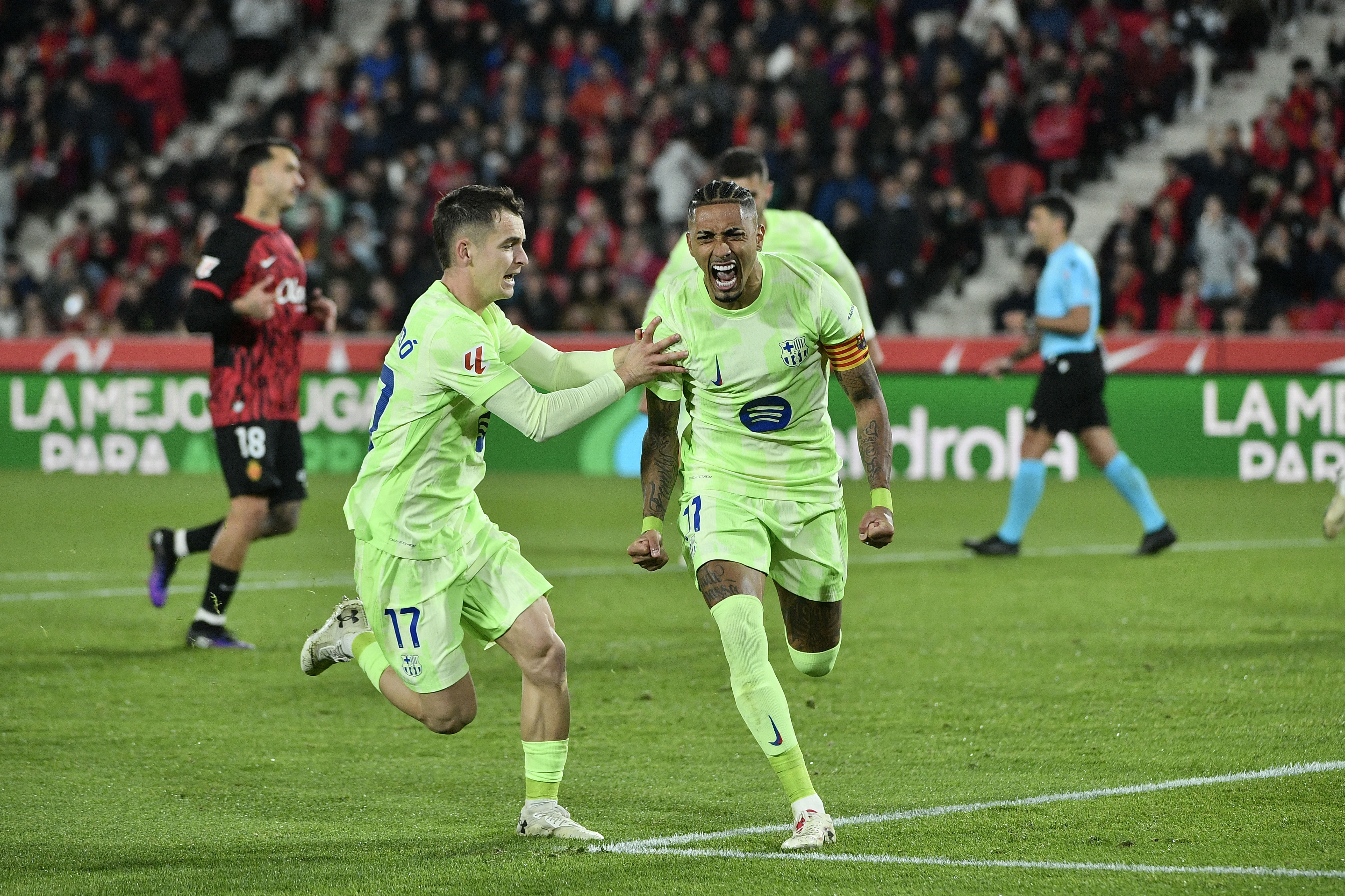 El Barcelona se niega a ceder la cima y reacciona en Mallorca al que golea 5-1
