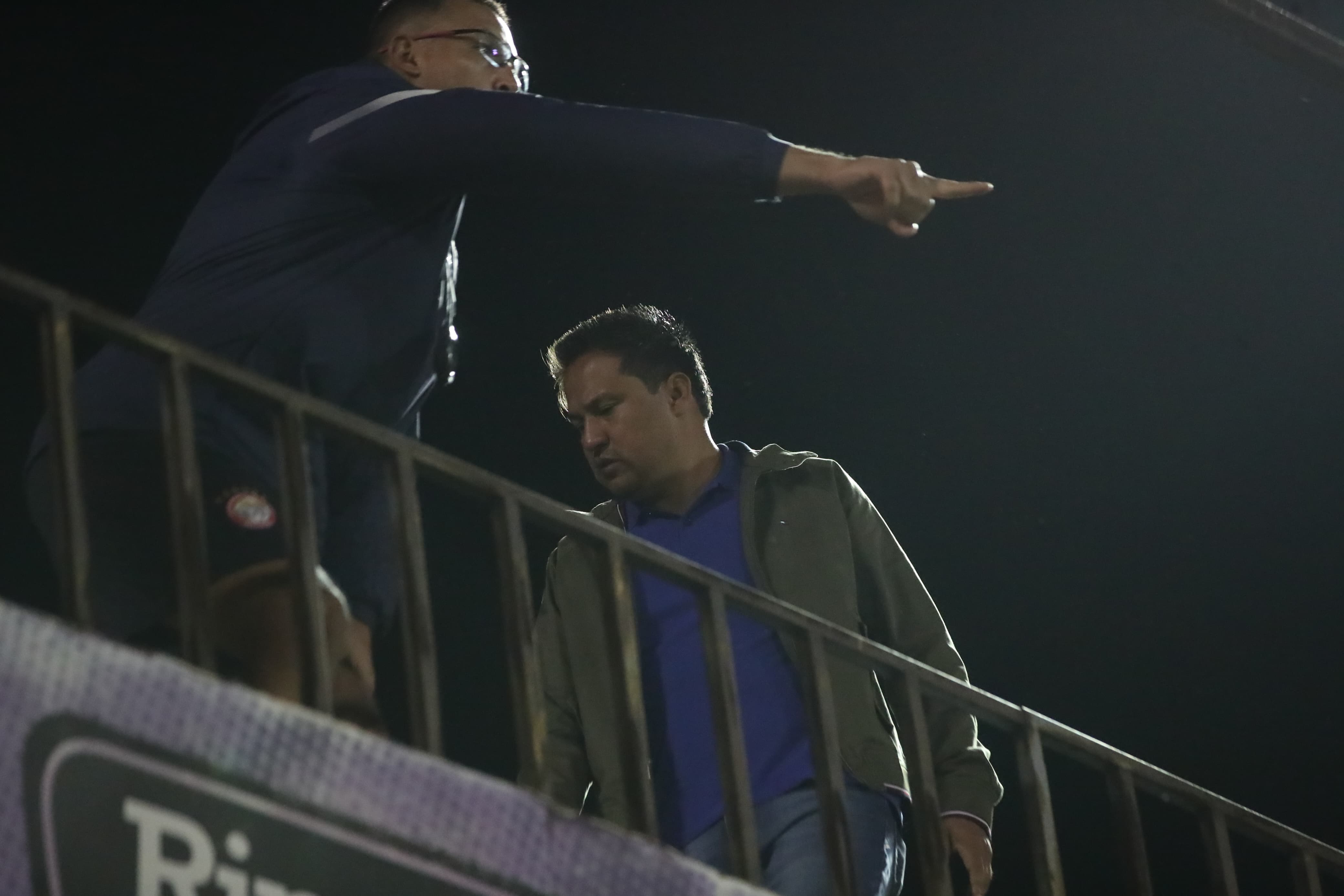 Amarini Villatoro se fue expulsado del partido pero terminó celebrando.