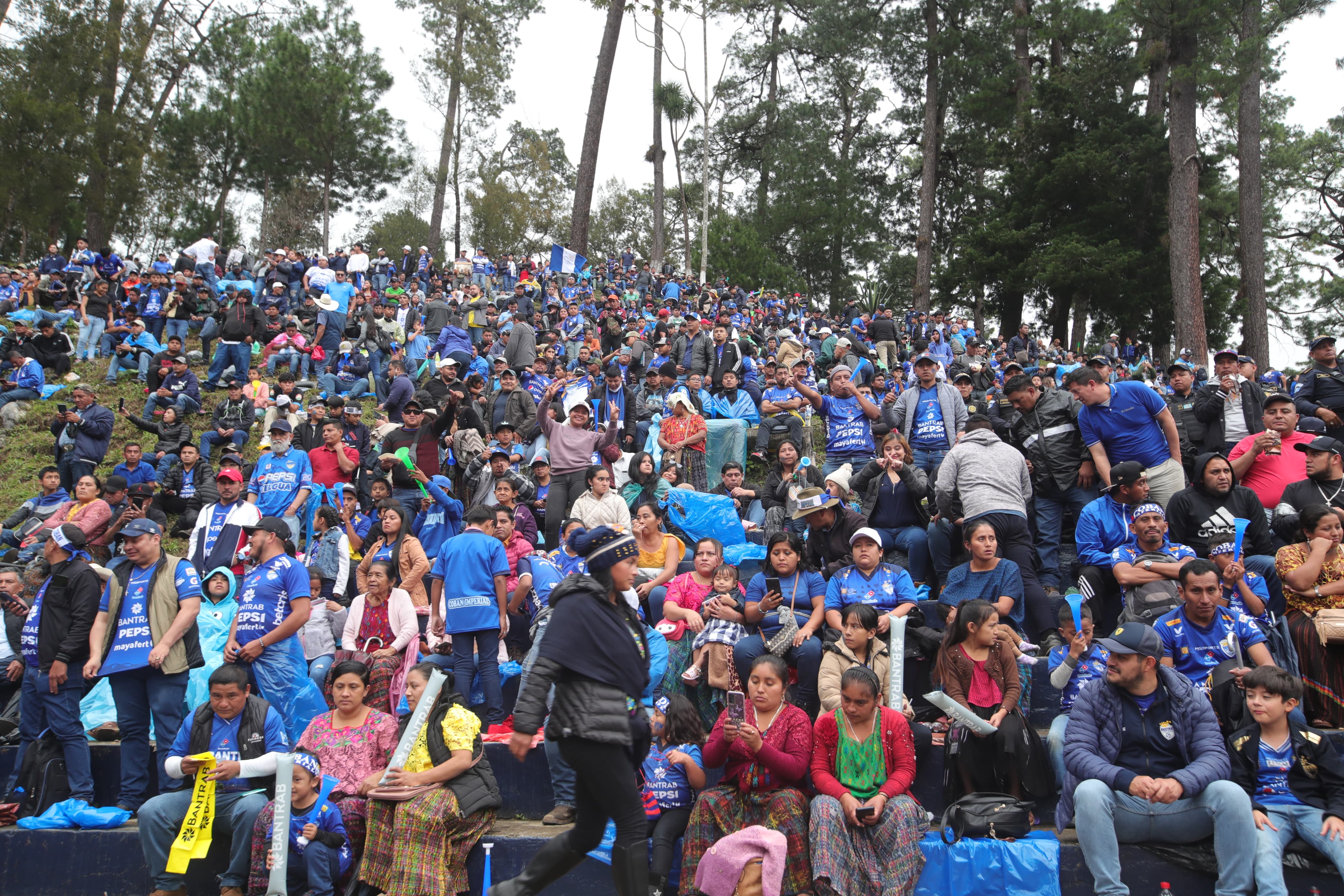 Cobán quiere quedarse con la victoria aprovechando su localía. (Foto Prensa Libre: Byron Baiza)