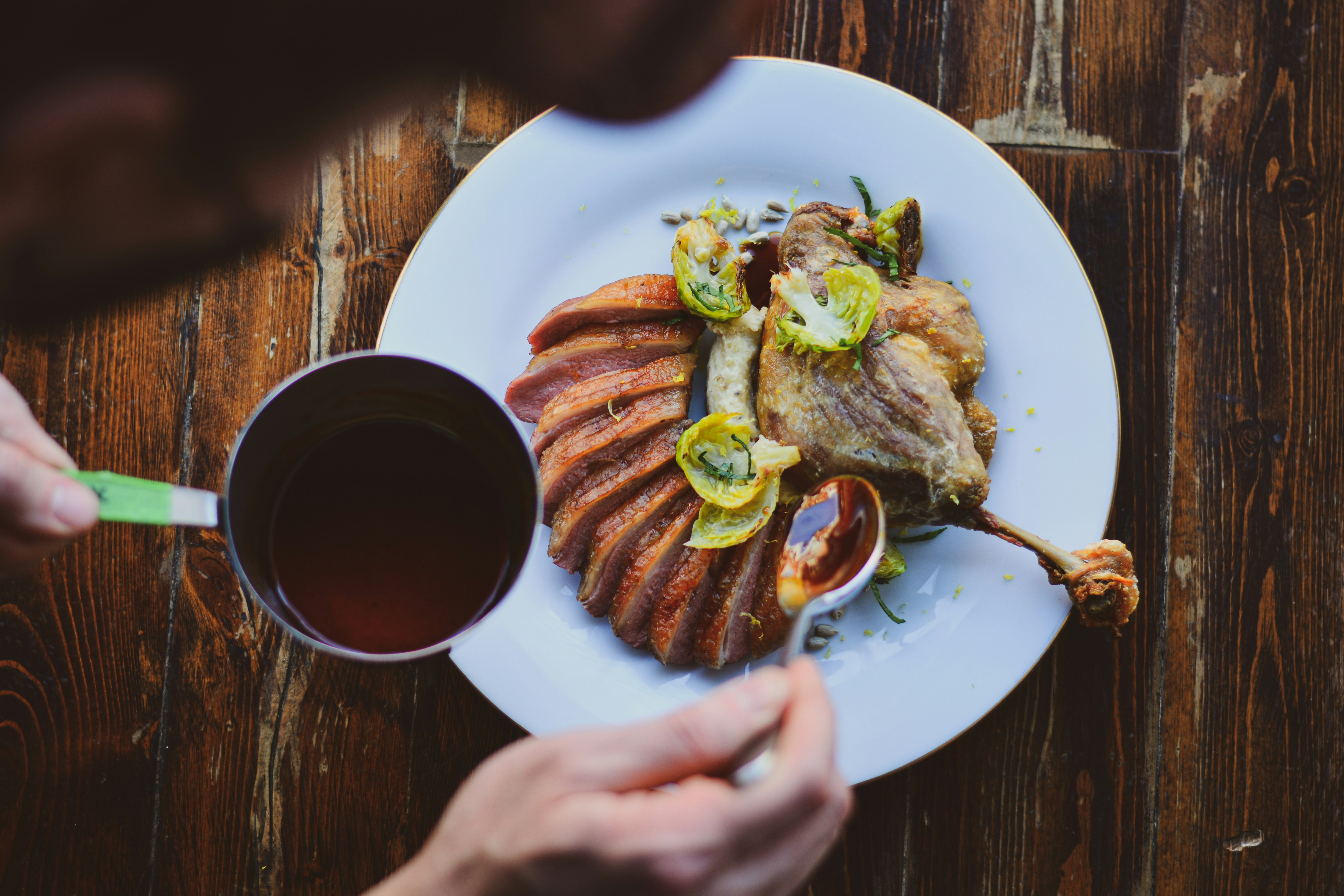Impacto económico de los convivios: ¿Cómo se preparan los dueños de restaurantes para de Navidad y de Año Nuevo?