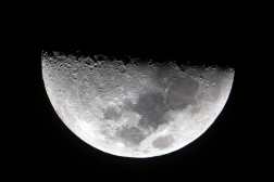 AME9124. SANTA LUCIA (HONDURAS), 06/01/2025.- Fotografía de la luna desde un mirador del municipio de Santa Lucia (Honduras). EFE/ Gustavo Amador