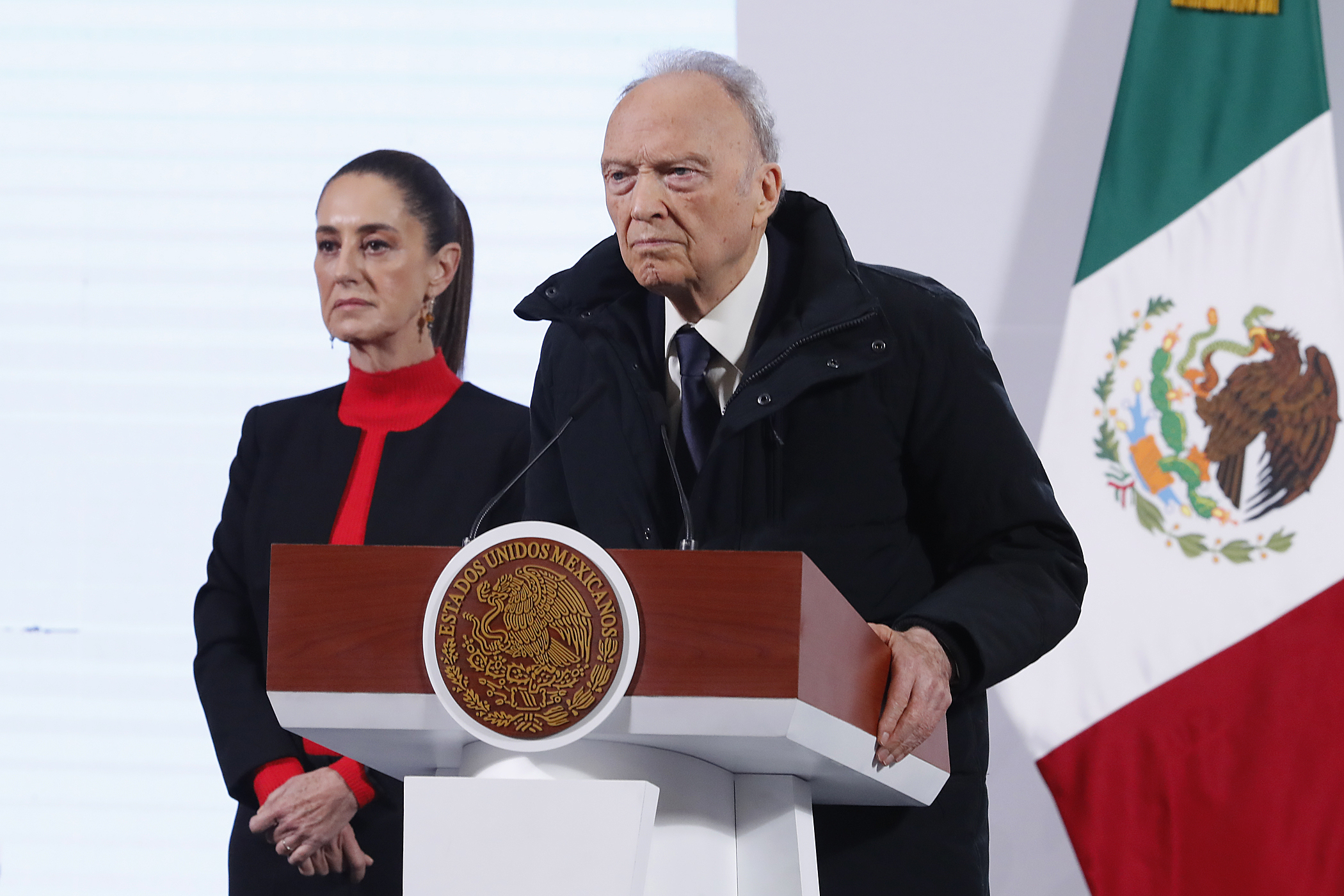 ¿Conspiración? Fiscal general de México denuncia ingreso anual de 150 mil armas desde EE. UU.