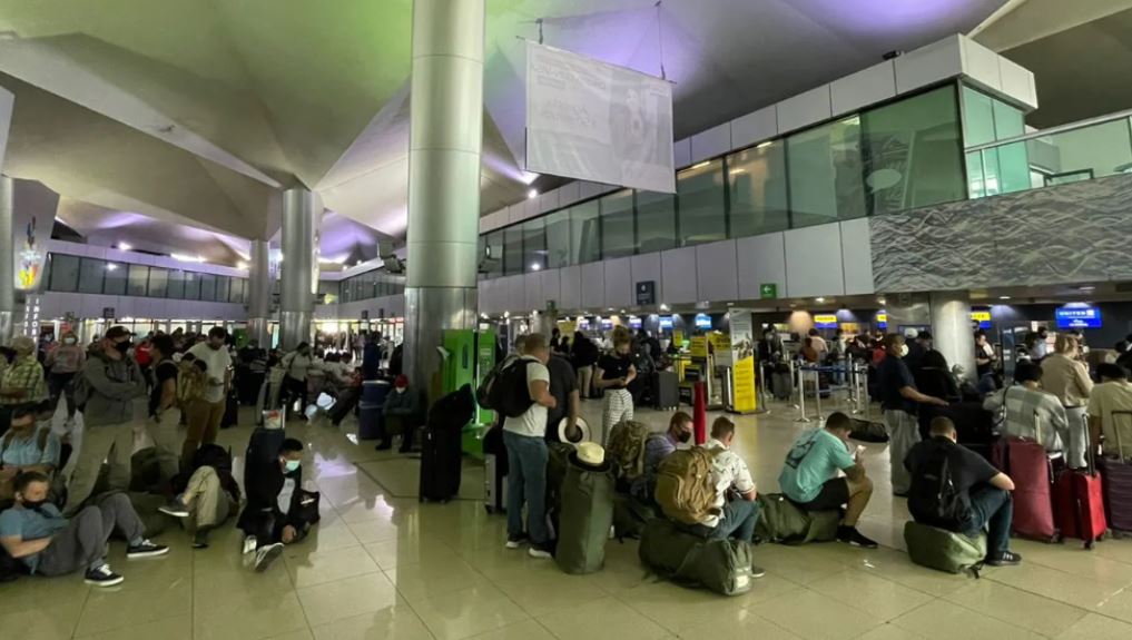 Aeronáutica Civil enviará expediente de licitación del aire acondicionado del Aeropuerto La Aurora para que el CIV resuelva