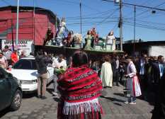 Procesión de la Virgen de los Reyes magos de la Parroquia La Divina Providencia hace su salida este lunes 6 de enero del 2025, como todos los años recorre las calles de la zona 8 de la ciudad capital hacia la zona 12 la Reformita, retornado al tempo aproximadamente a las 0 horas. 

Prensa Libre, Emilio Chang, 06/01/2025