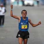 Alberto Gonzalez, ganador de la 87 edicin de la Carrera Max Tott se celebr en la Ciudad de Guatemala, consolidndose nuevamente como una de las competencias ms esperadas y emblemticas del atletismo nacional. Miles de corredores y espectadores se dieron cita para ser parte de este evento que mezcla pasin, esfuerzo y tradicin deportiva.
Prensa Libre. Erick Avila 26/01/2025