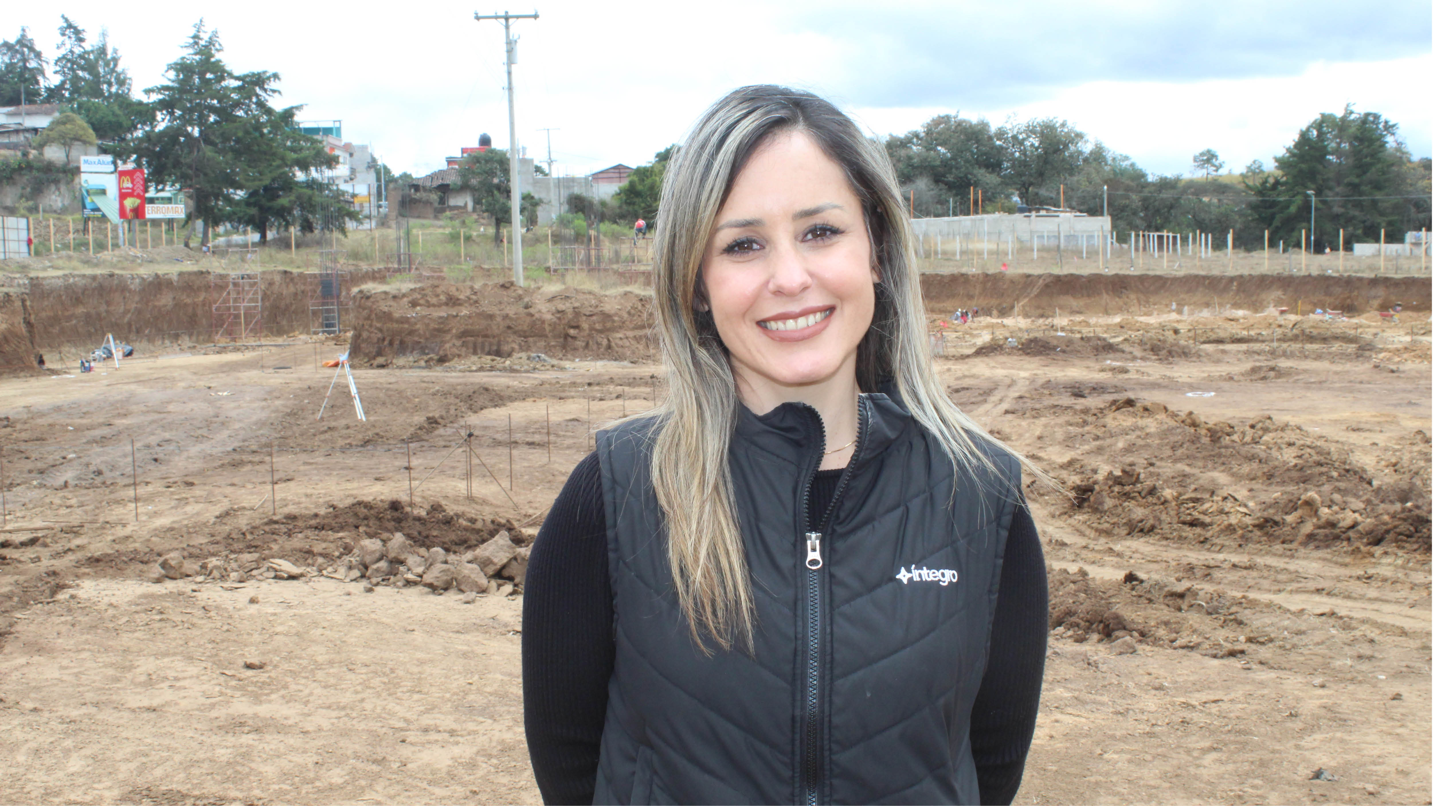 Virginia Cucalón, directora de la Unidad de Centros Comerciales de ÍNTEGRO, comparte detalles del proyecto “Los Celajes de Quiché”. Fotos: Prensa Libre / María Fernanda Mérida.
