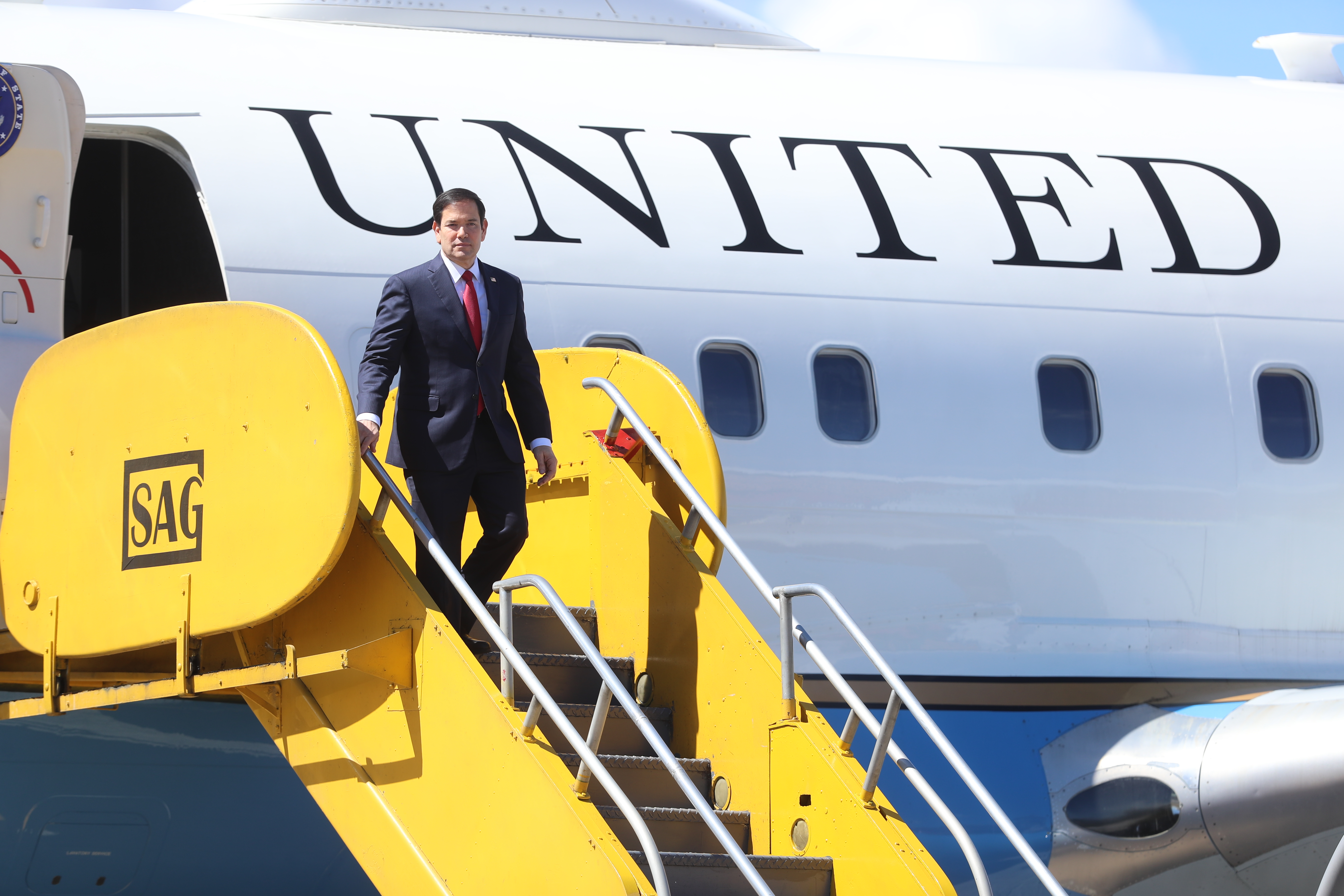 Marco Rubio se reúne en privado con el presidente Bernardo Arévalo