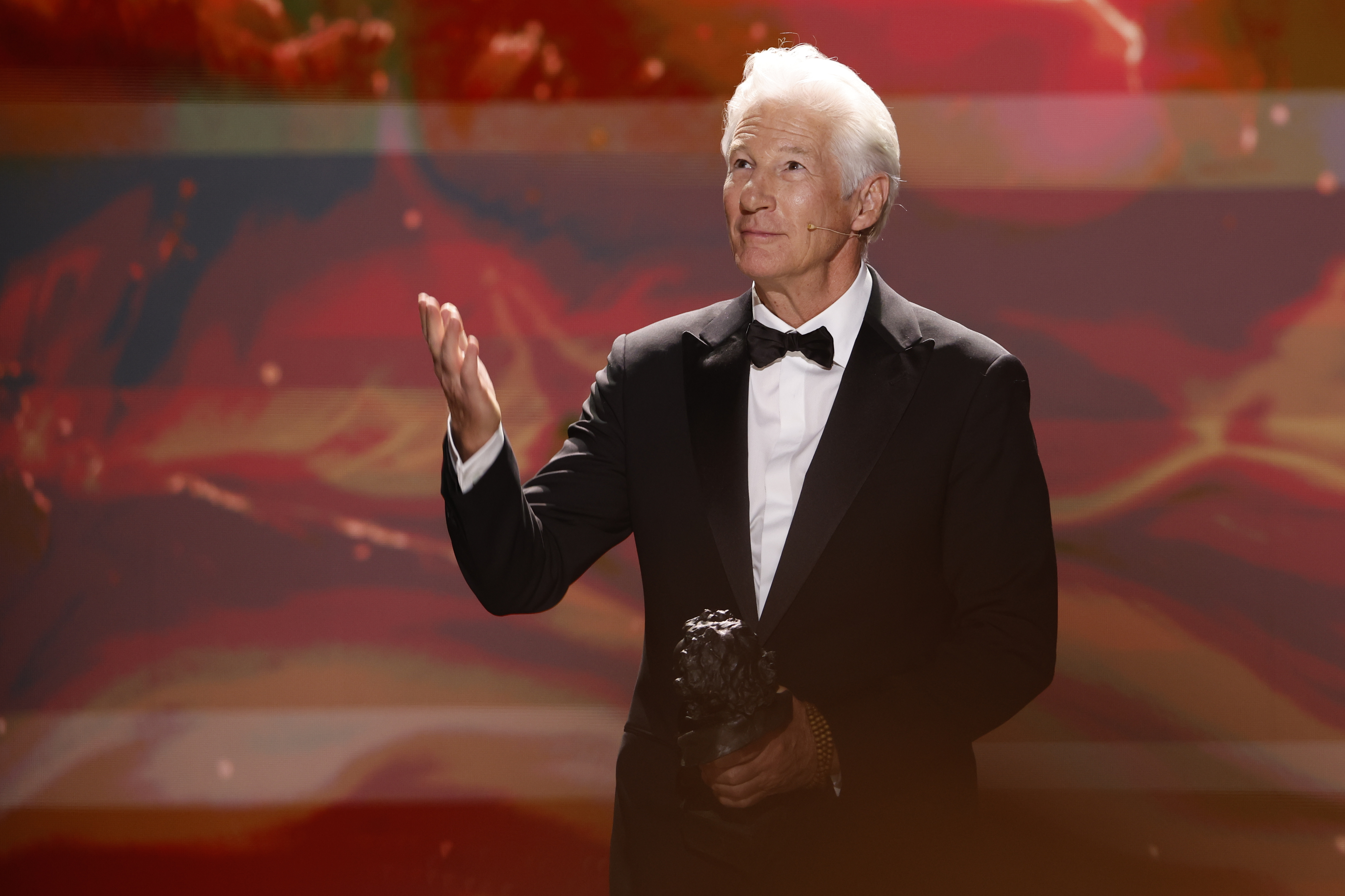 El actor estadounidense Richard Gere recibe el Goya Intarnacional en la 39 edición de los Premios Goya de la Academia de Cine en  Granada, España. (Foto Prensa Libre: EFE)