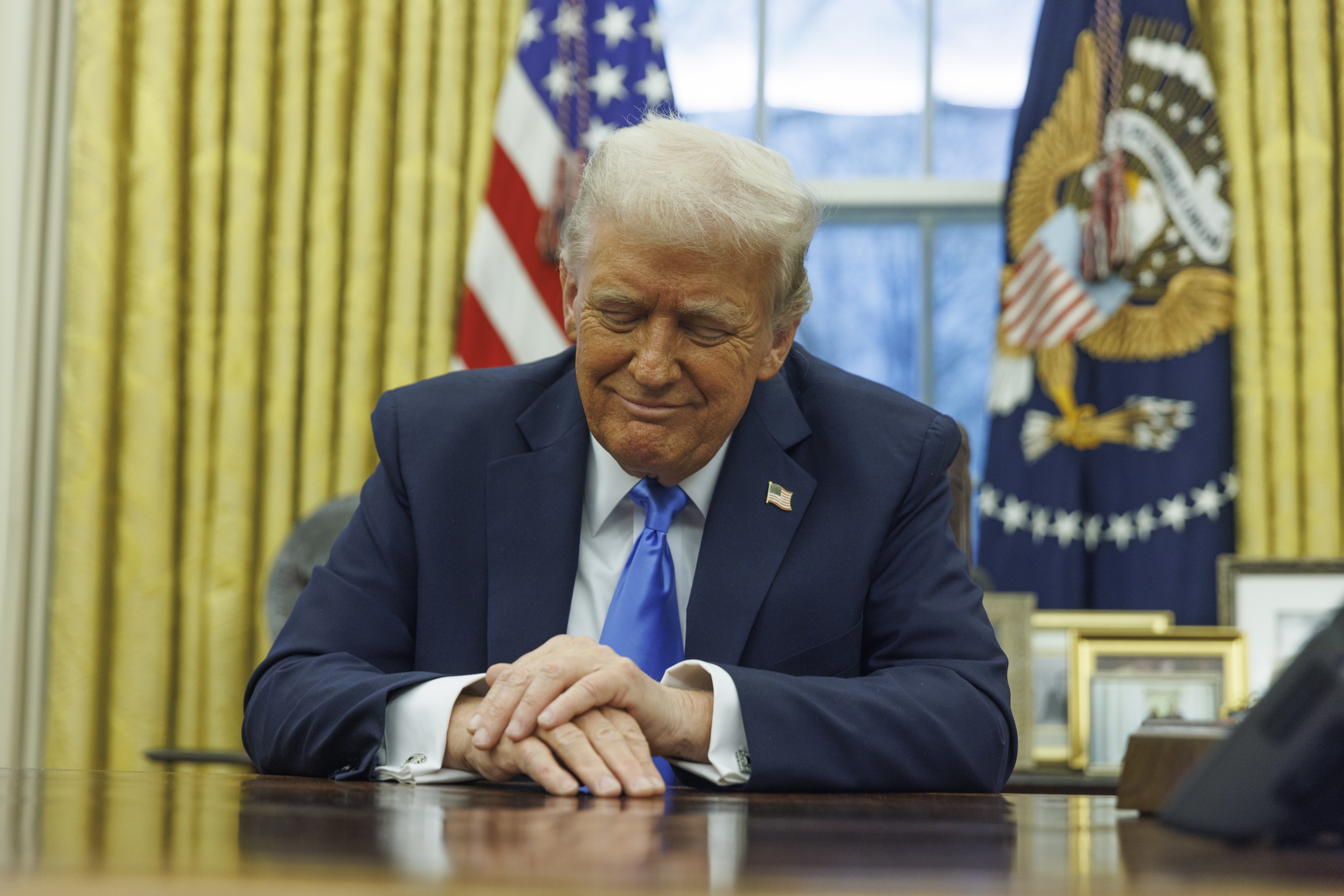 Donald Trump veta a la agencia AP de la Casa Blanca por no usar el nombre “Golfo de América”