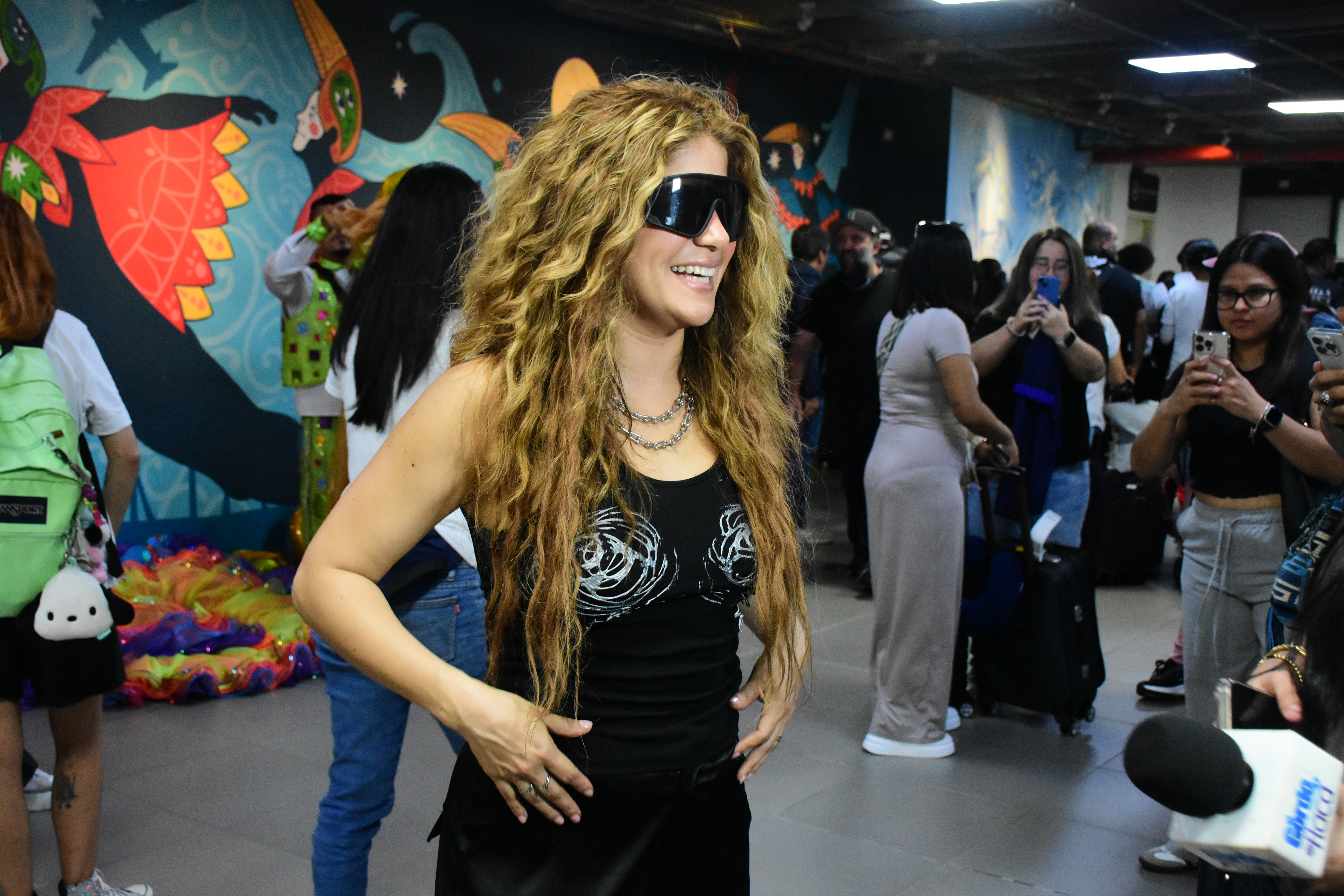 ¿Shakibecca podría ser sancionada? La imitadora de Shakira genera debate tras su presentación en el FanPort