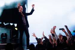 AME2791. VIÑA DEL MAR (CHILE), 23/02/2025.- El cantante Marc Anthony se presenta en concierto durante el 64º Festival Internacional de la Canción de Viña del Mar este domingo, en Viña del Mar (Chile). EFE/ Adriana Thomasa