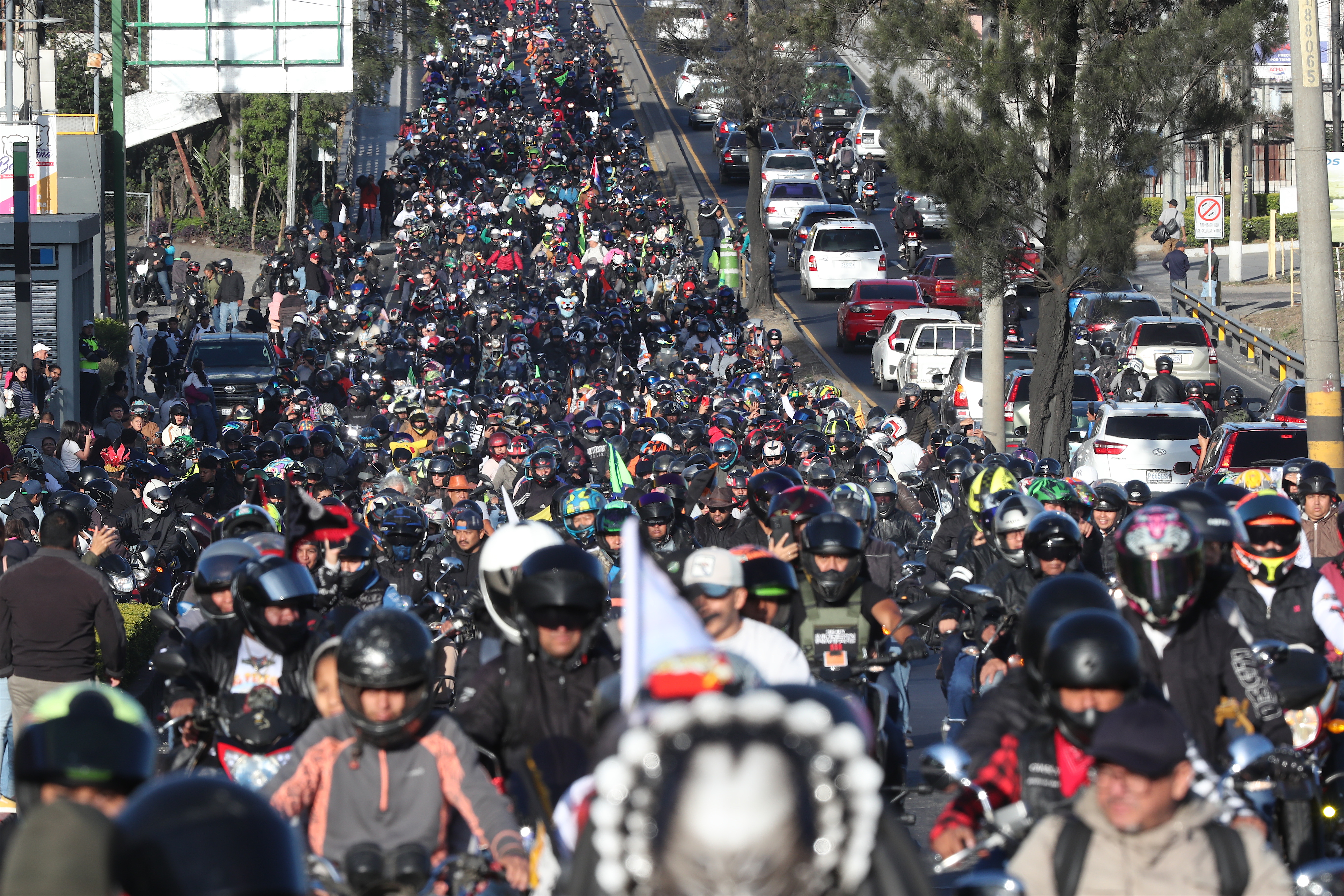 La Caravana del Zorro es el evento de motocicletas más grande de Guatemala. Esta actividad se considera Patrimonio Cultural Intangible de la Nación. (Foto Prensa Libre: Esbin García)