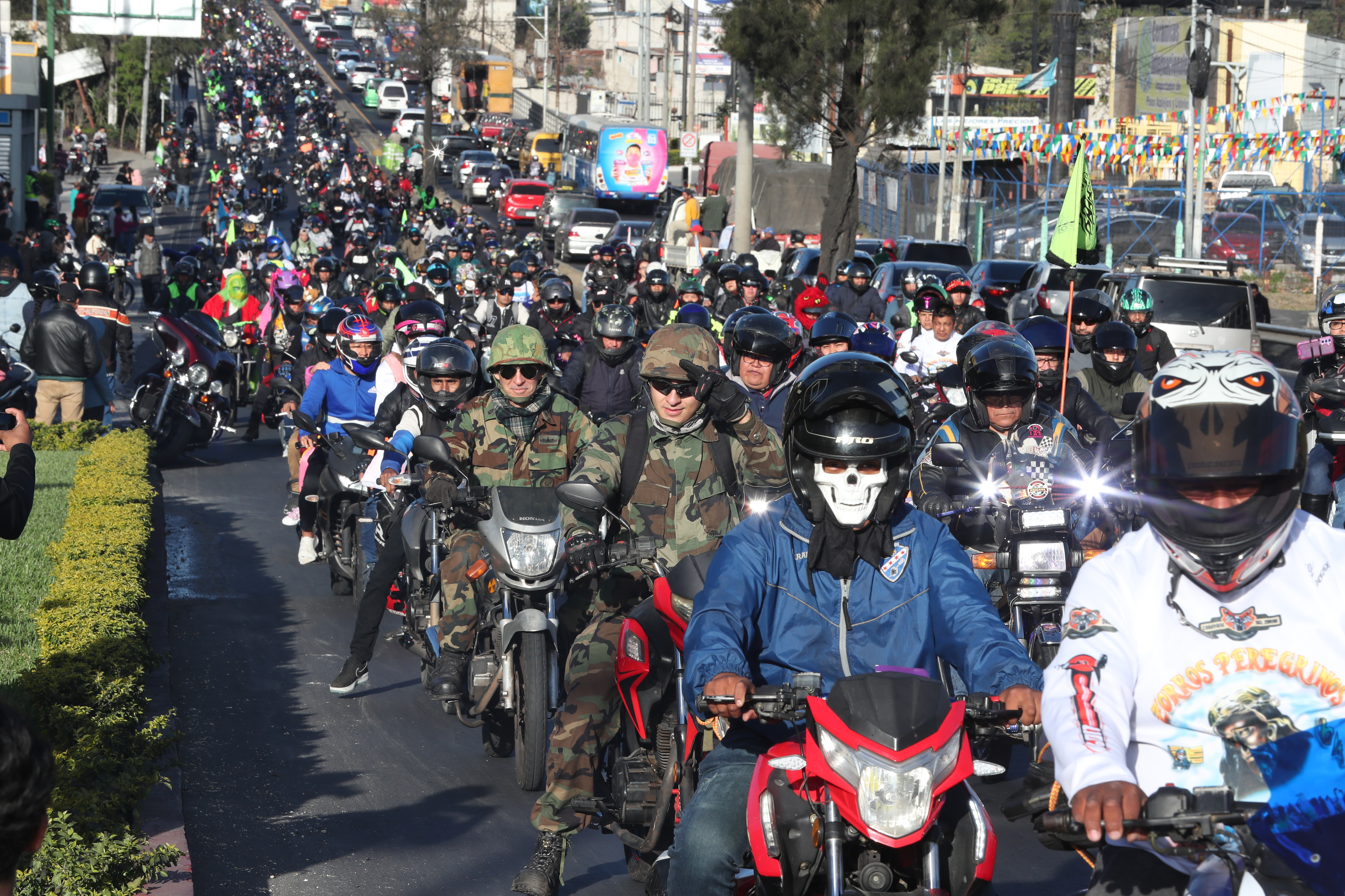 La Caravana del Zorro agrupa a miles de motoristas en la ciudad de Guatemala para dirigirse a la Basílica de Esquipulas y mostrar su fervor hacia el Cristo Negro como una muestra de veneración y gratitud. (Foto Prensa Libre: Esbin García)