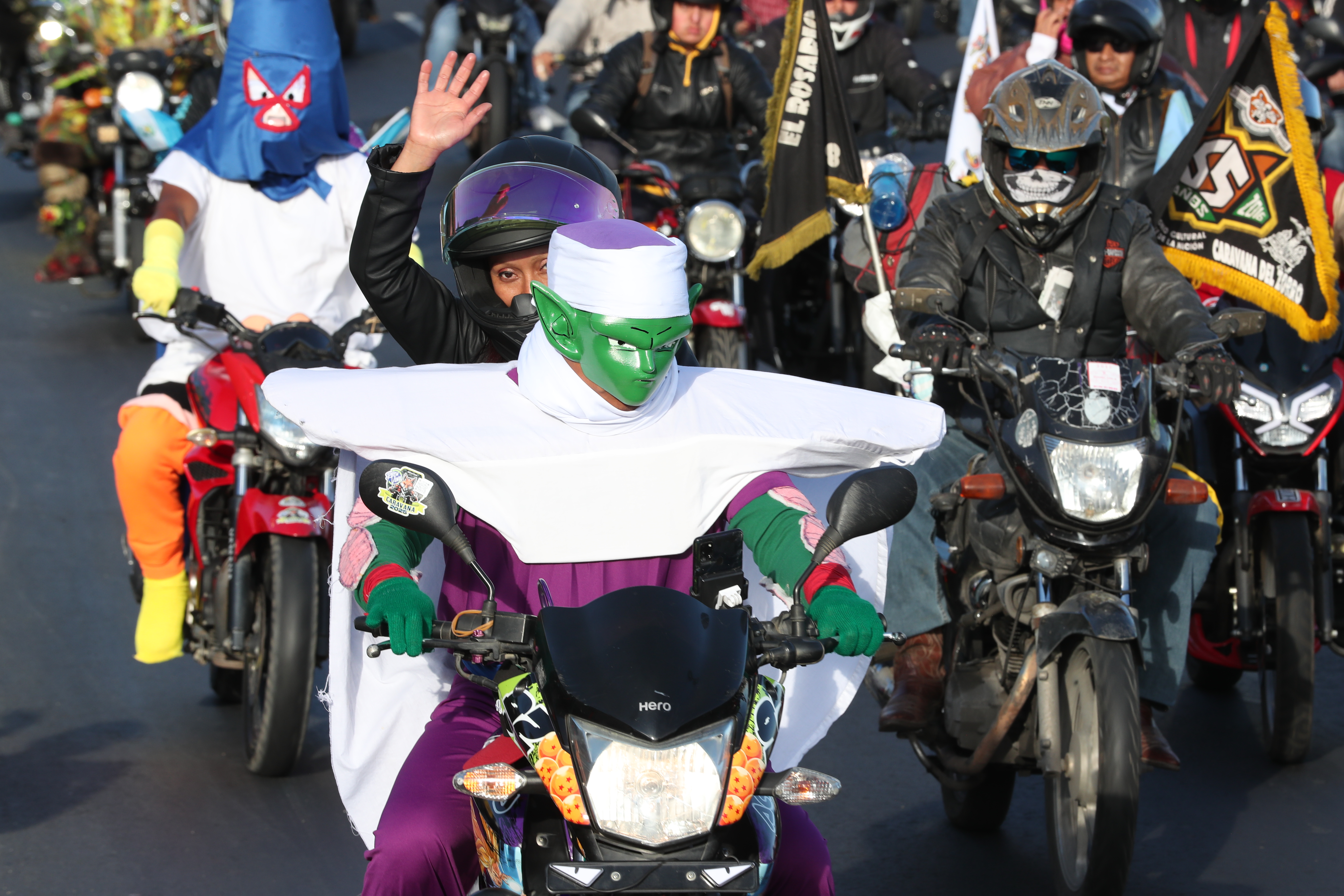 Los motociclistas son los protagonistas de la Caravana del Zorro, una actividad con un trasfondo religioso para quienes profesan el catolicismo. (Foto Prensa Libre: Esbin García)