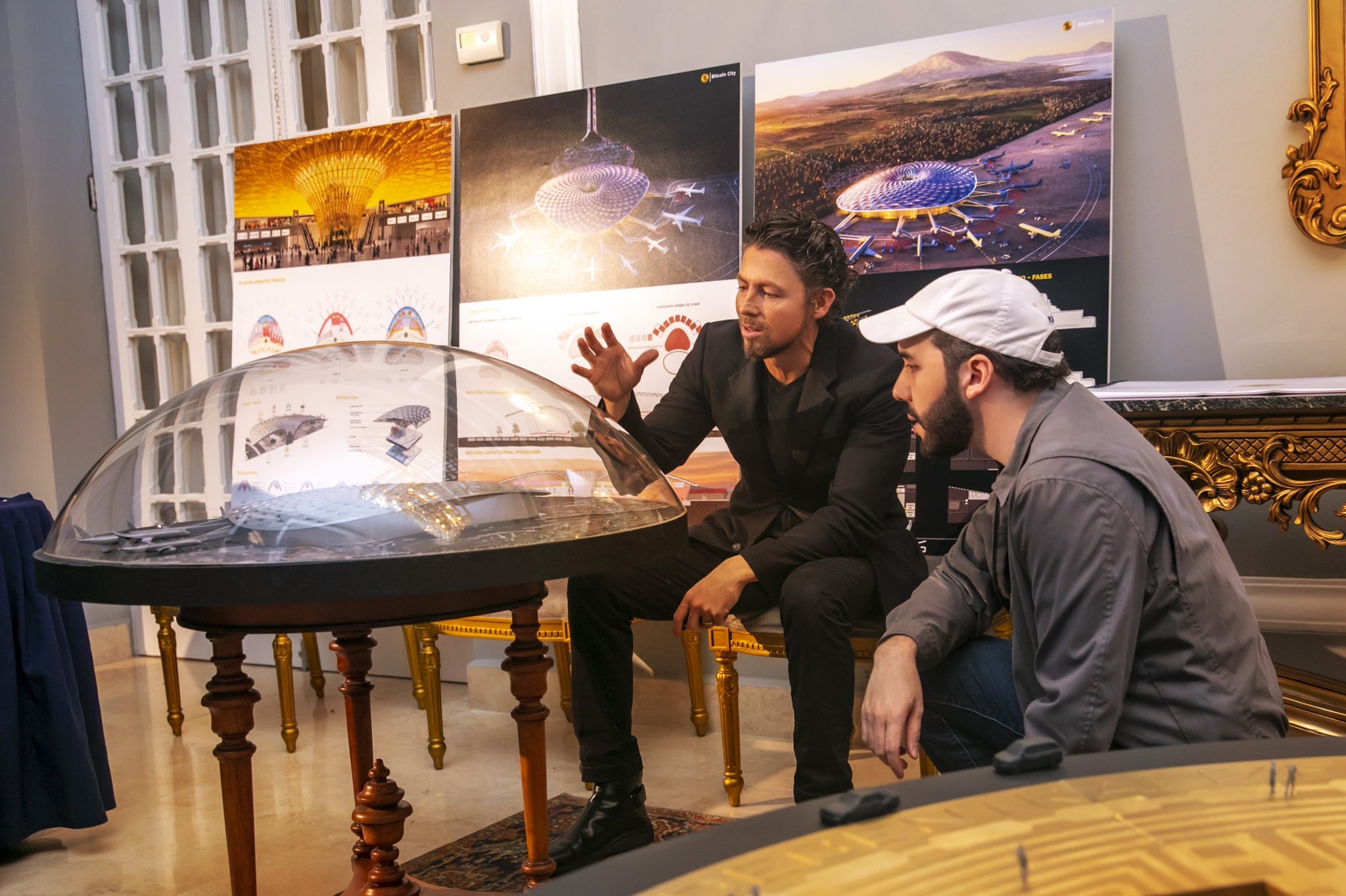 Una maqueta que muestra cómo sería el nuevo aeropuerto que construirá Nayib Bukele en El Salvador. (Foto Prensa Libre: X/@nayibbukele)