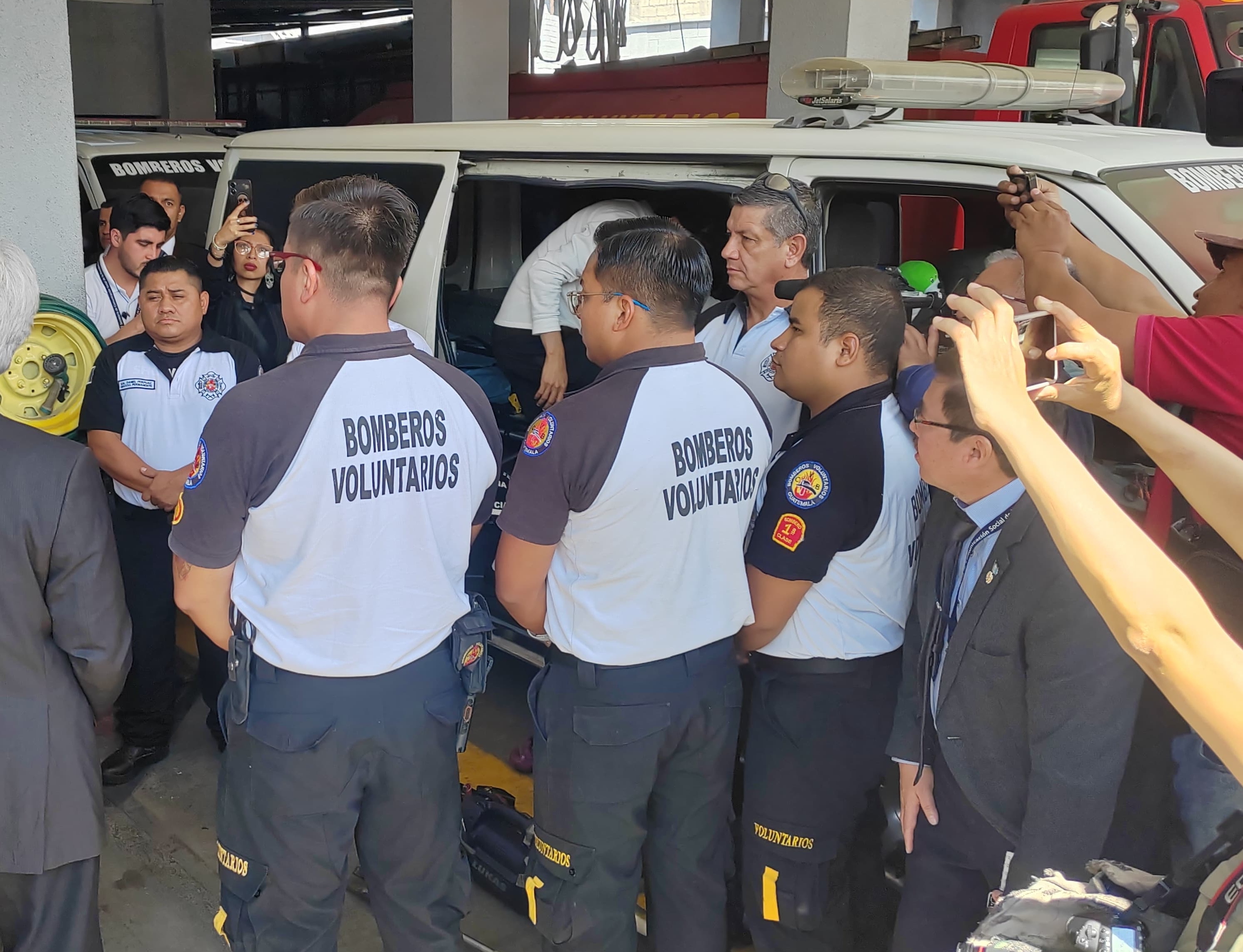 “Cuerpos atrapados entre los hierros”: el relato del primer bombero que llegó al bus accidentado cerca del puente Belice