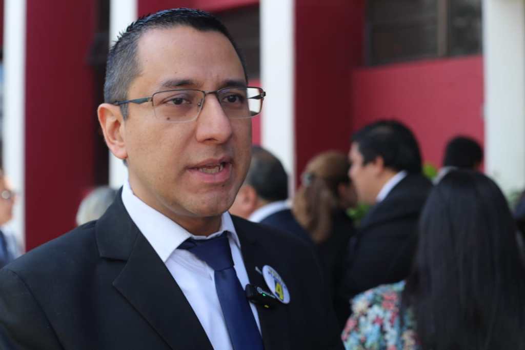 Helmer Reyes llega a la elección del Cang