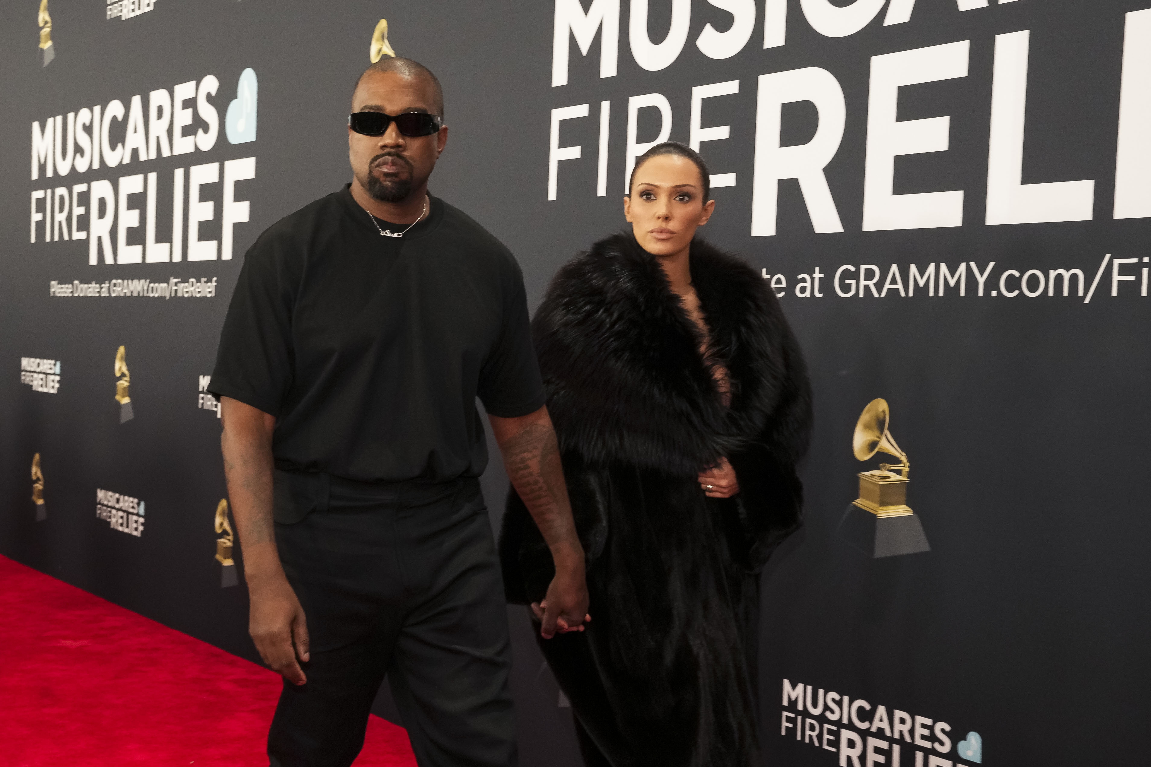 Los memes de Bianca Censori acaparan la atención de la alfombra roja de Premios Grammy 2025