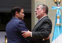 El secretario de estado de Estados Unidos, Marco Rubio y el presidente Bernardo Arévalo , en conferencia de prensa , dan detalles de la reunión en la que trataron el tema de la migración y la seguridad.




Fotografía Esbin Garcia  05-02-25