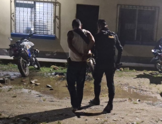 La tenía como su conviviente: PNC rescata a menor retenida por adulto mayor en Izabal