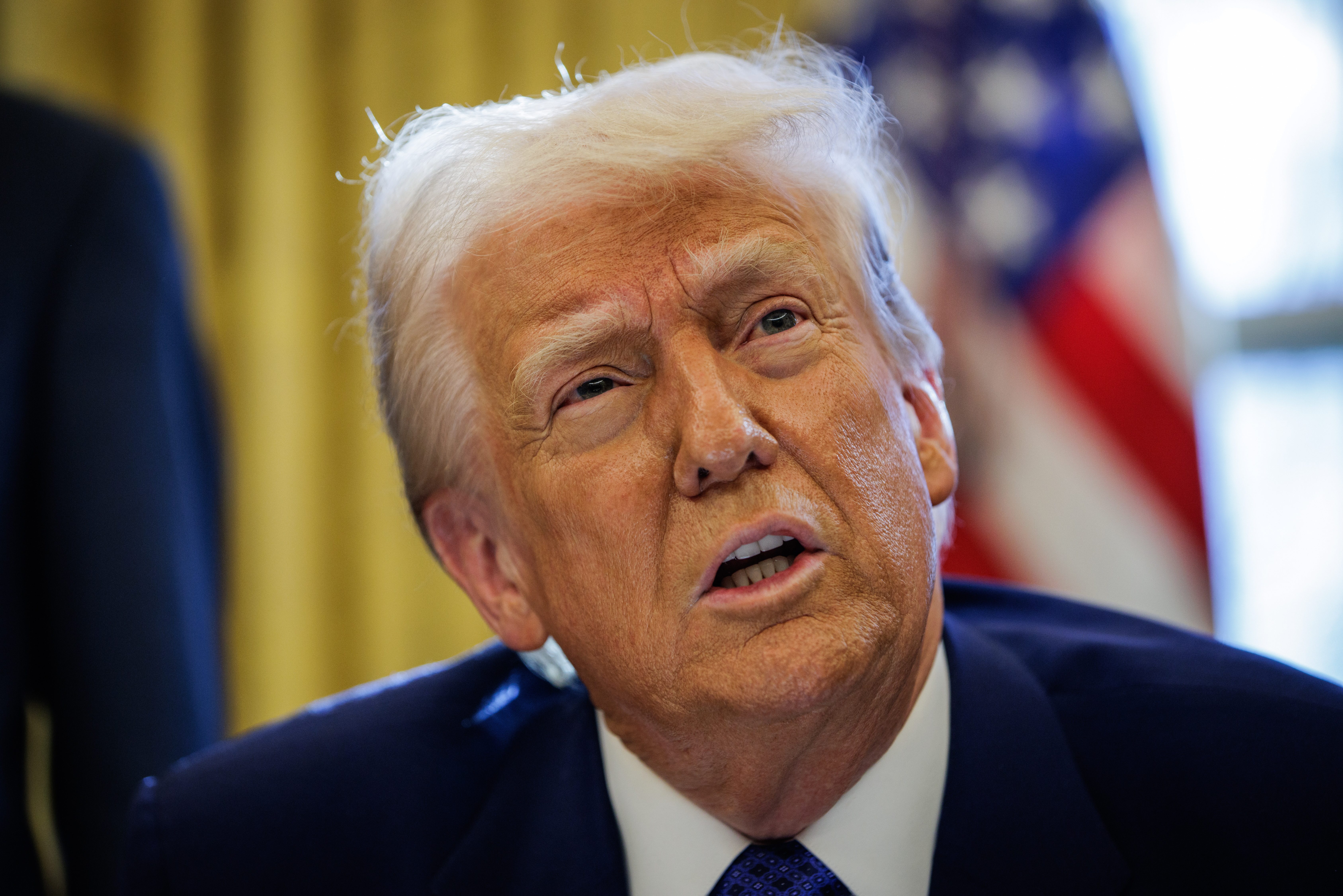 Trump planea nueva ronda de aranceles, ahora contra la industria del automóvil