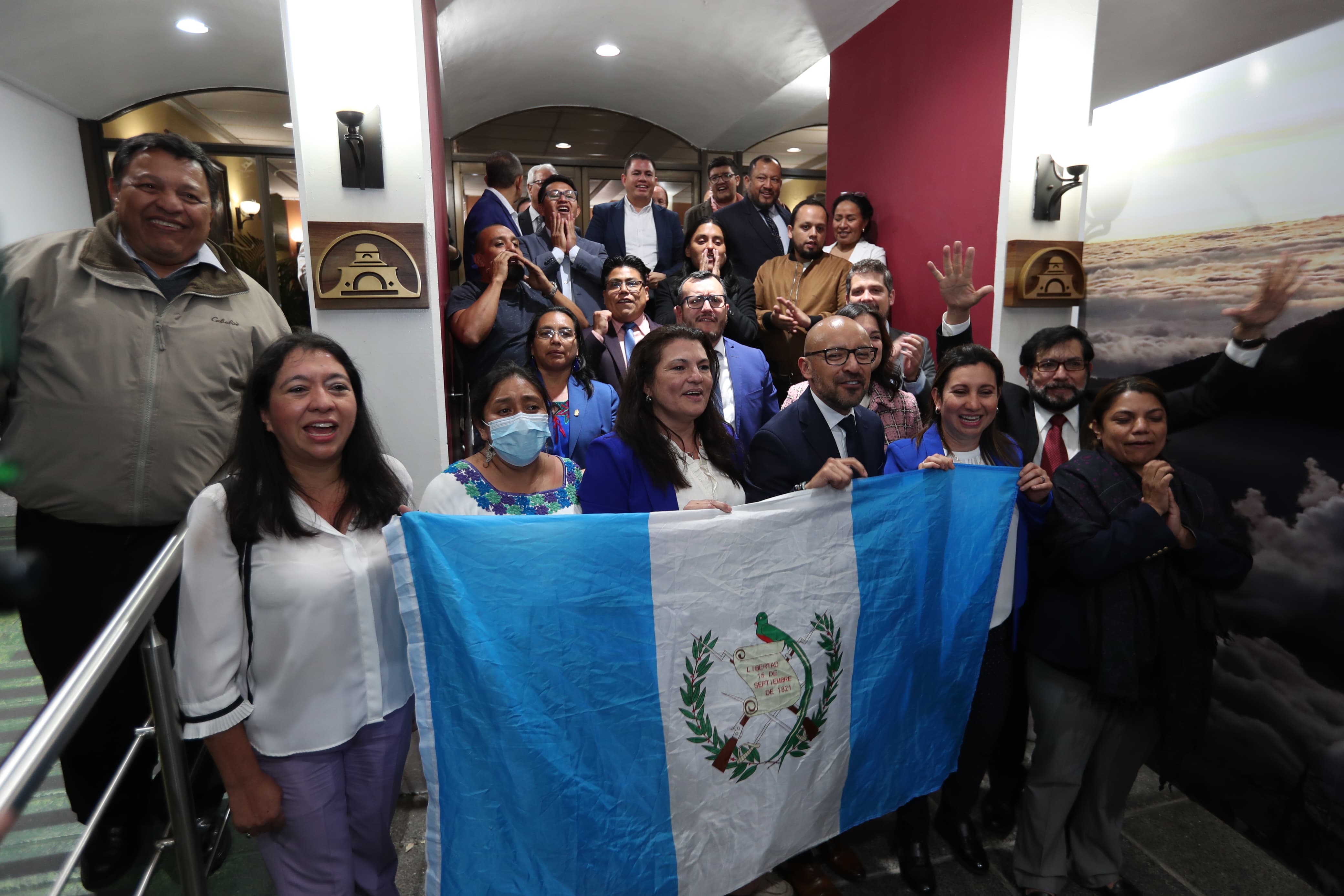 ¿Quiénes integran las dos planillas ganadoras para la dirección del Colegio de Abogados y con quiénes son asociados?