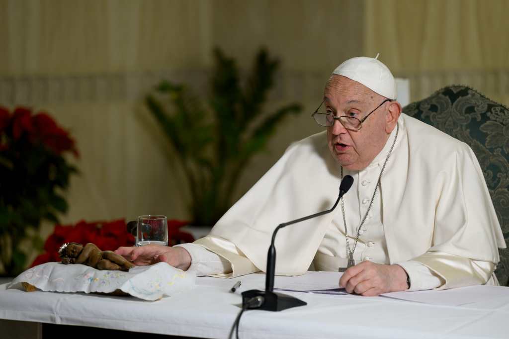 Papa Francisco esta estable 