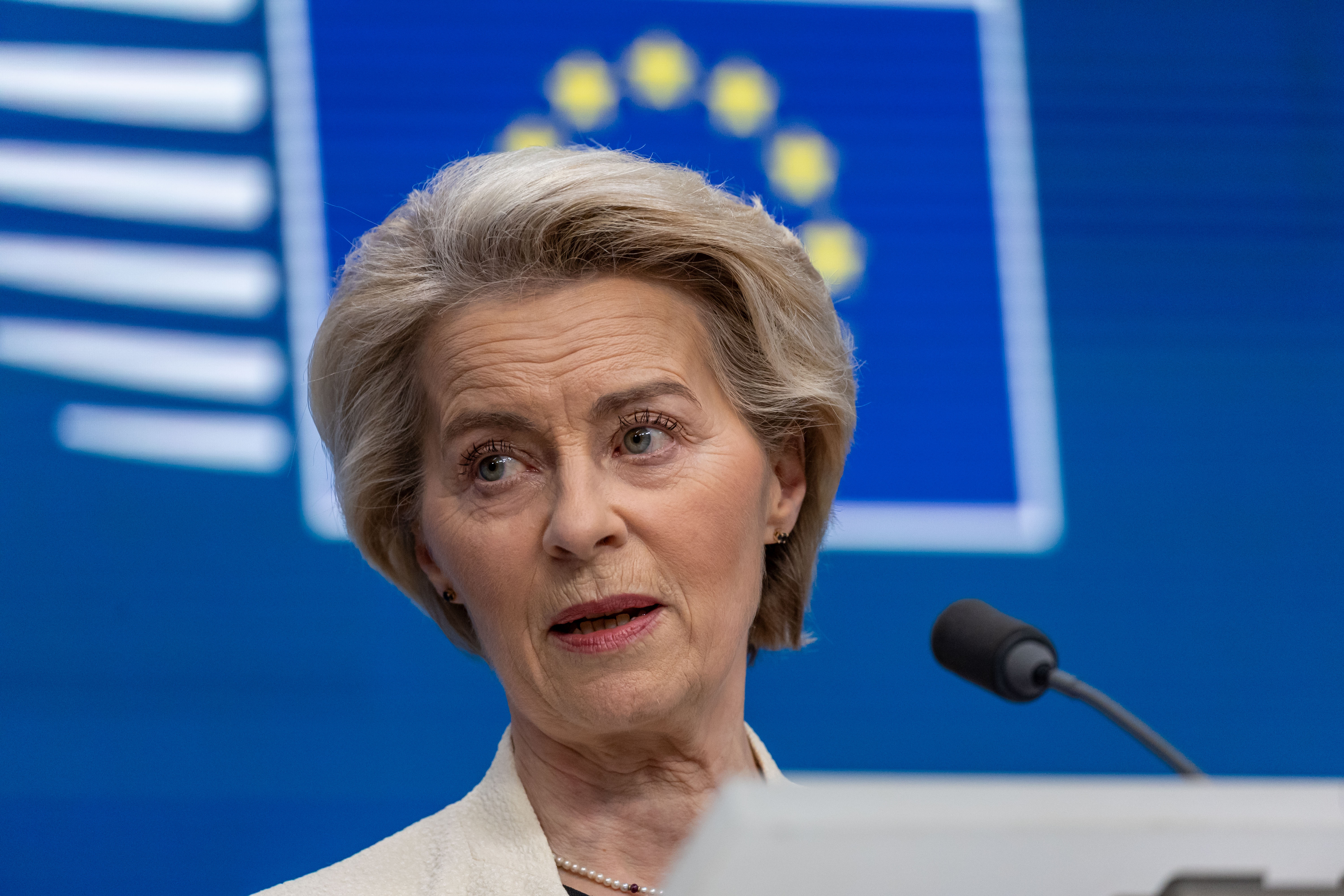 La UE cierra filas en apoyo a Ucrania y respalda millonario plan para rearmarse