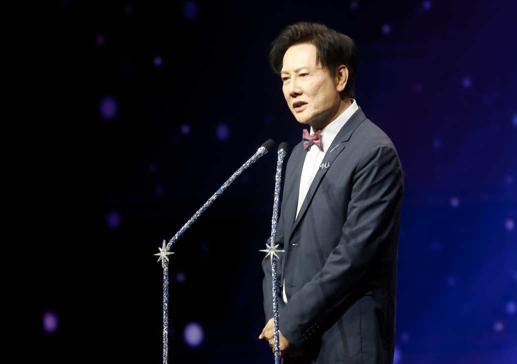 El video que muestra el tenso momento entre Nawat Itsaragrisil y Miss México y que se volvió viral