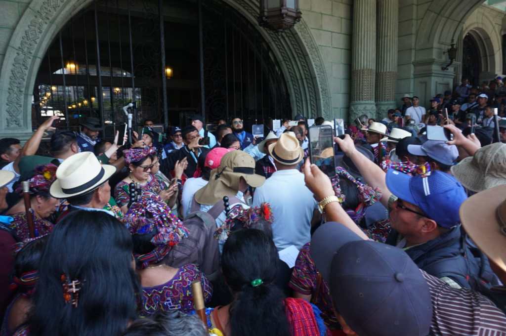 48 cantones frente a Palacio Nacional