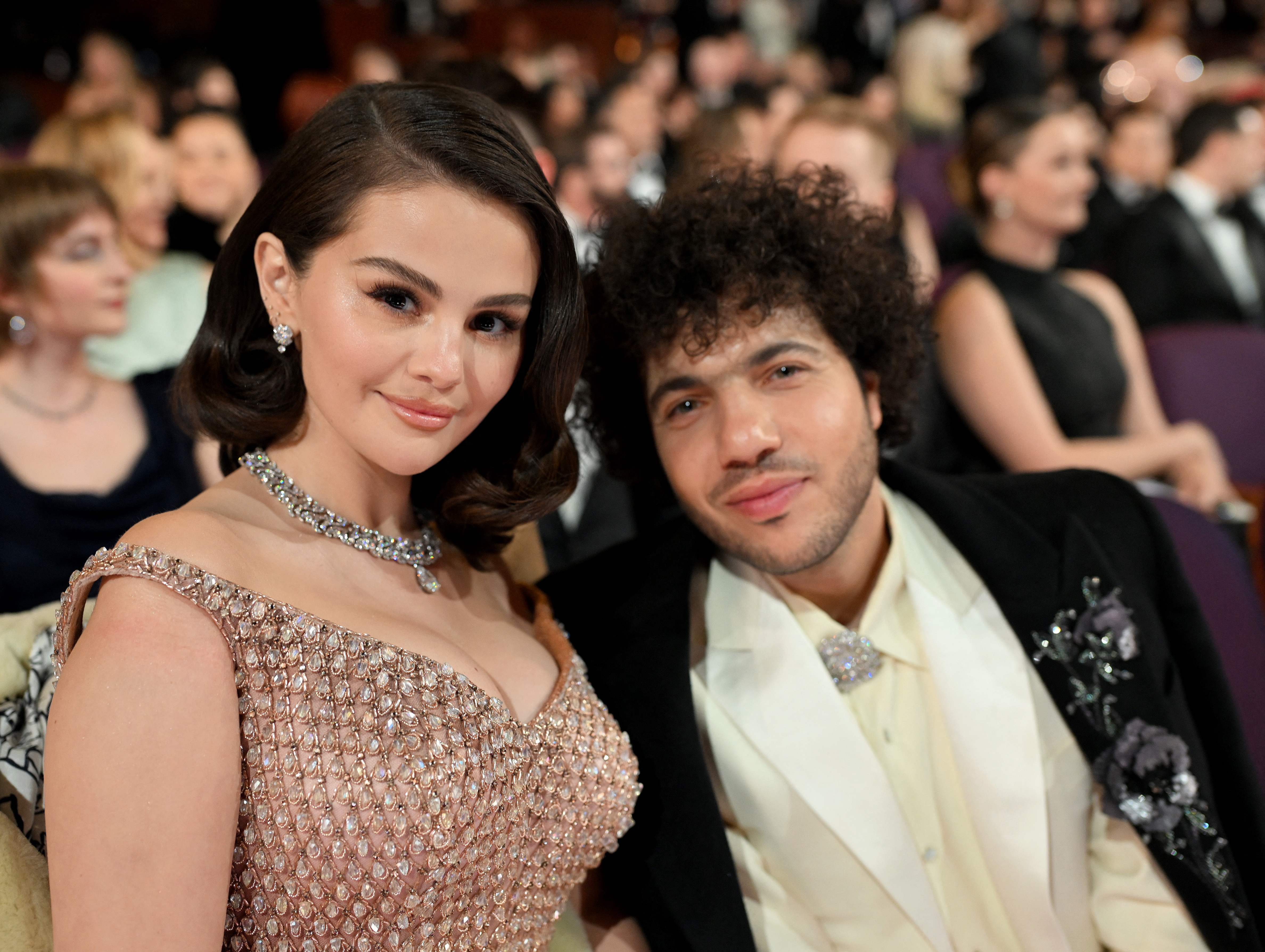 La cantante Selena Gómez y el productor Benny Blanco se casan en California