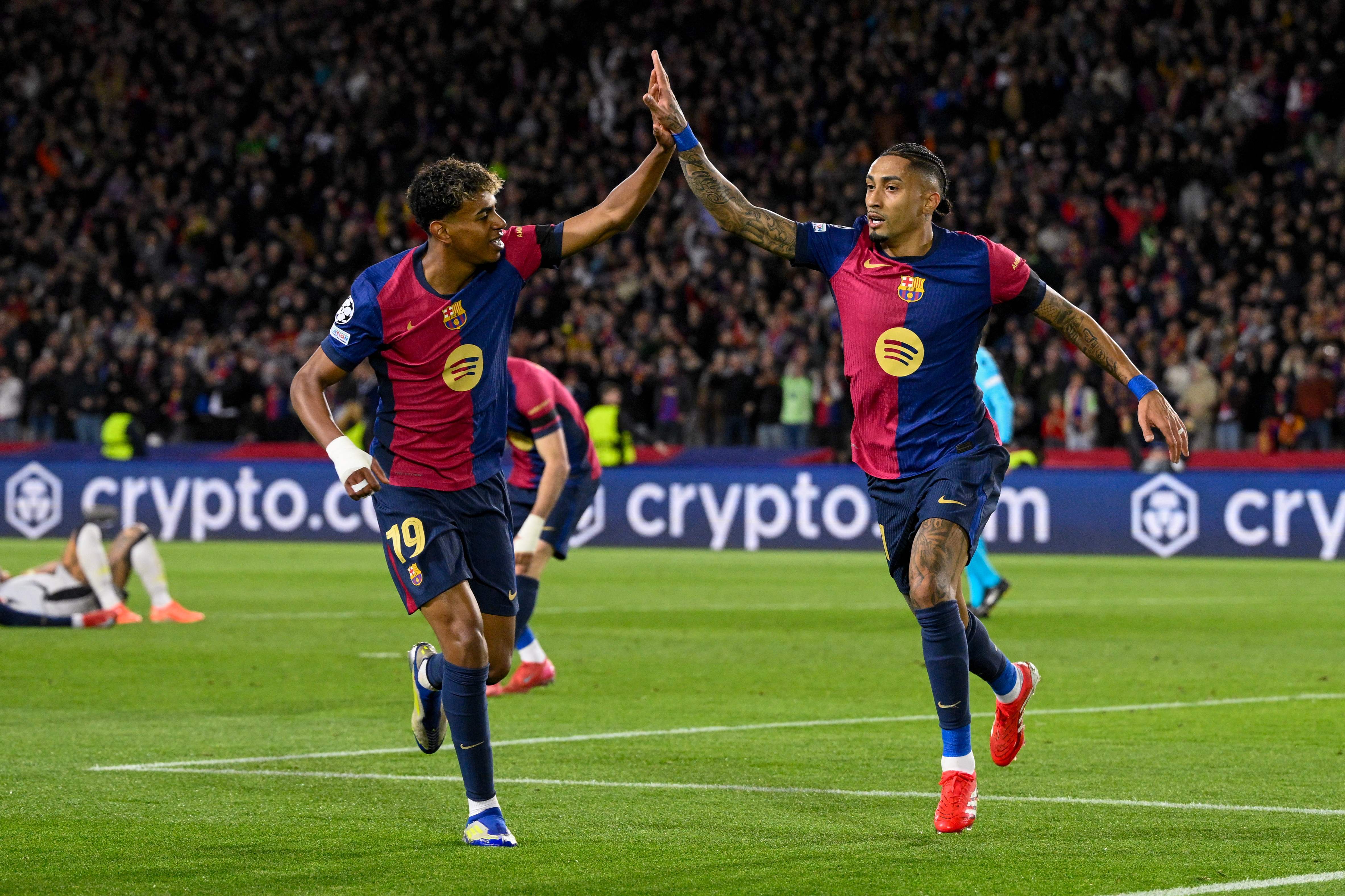 Yamal y Raphinha dan el pase a cuartos al Barcelona tras ganar al Benfica