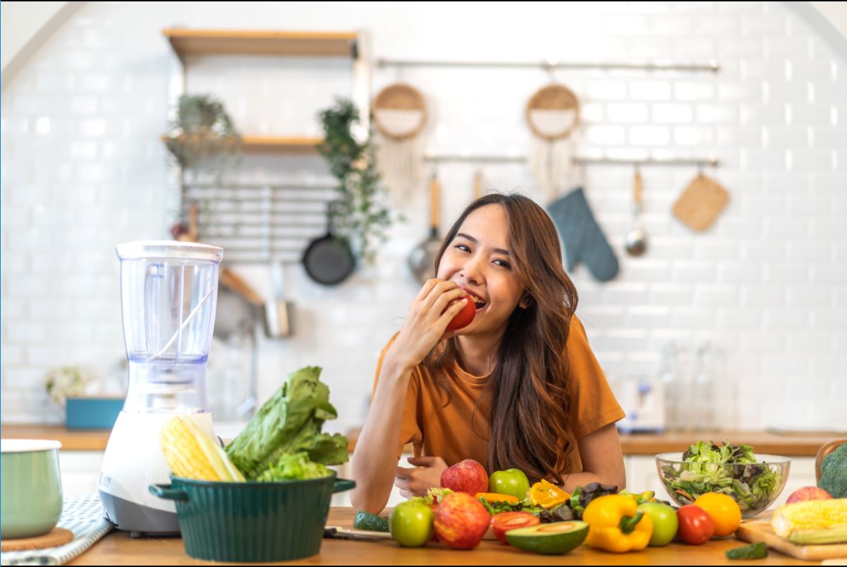 Alimentos y bebidas que debe consumir durante una ola de calor (y cuáles evitar)