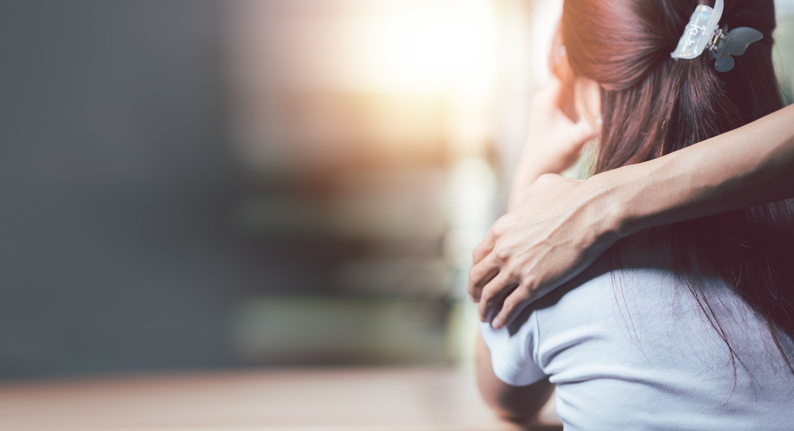 Cómo apoyar psicológicamente a los adolescentes víctimas de ataques y violencia